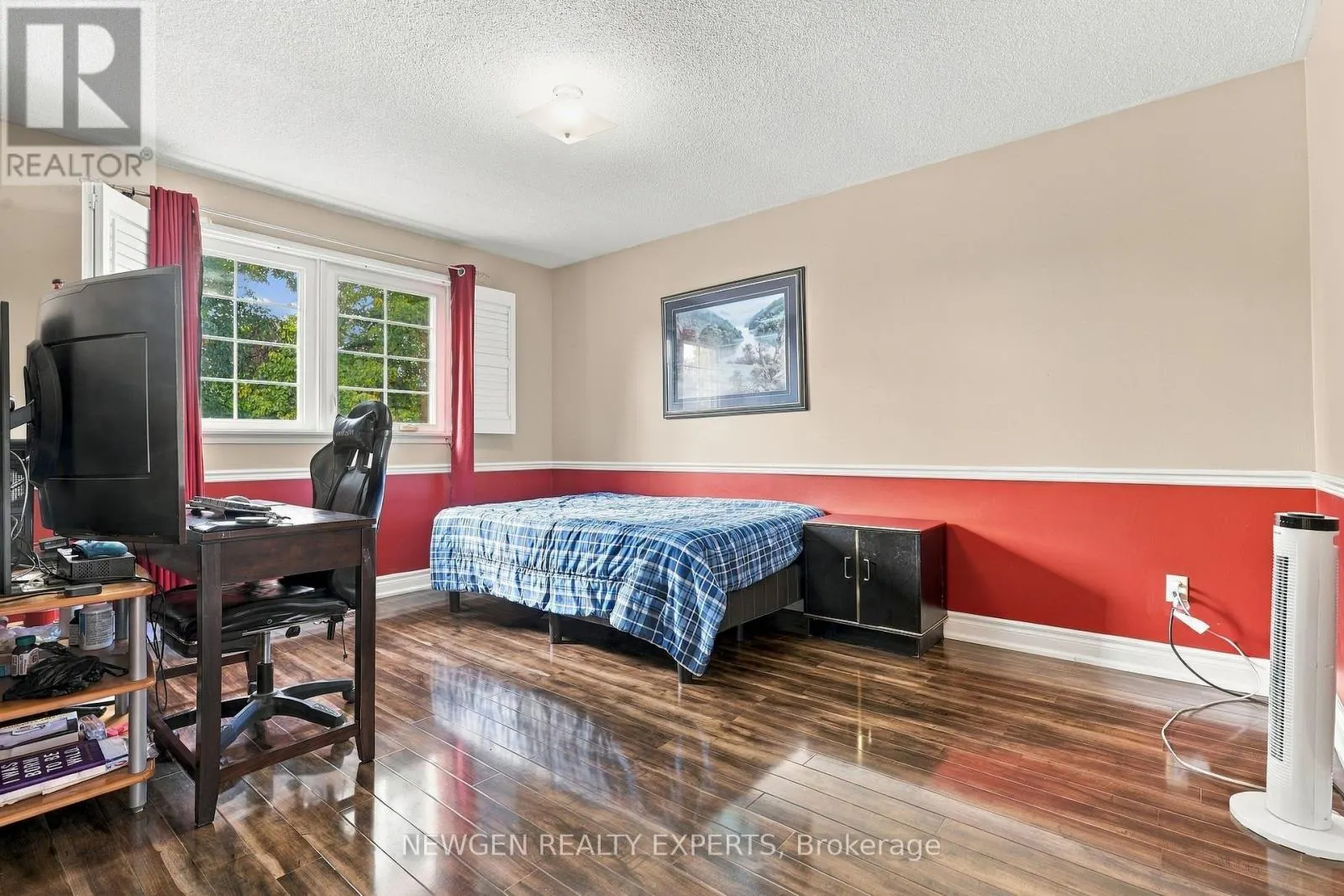 40 FOUNDRY CRESCENT E
