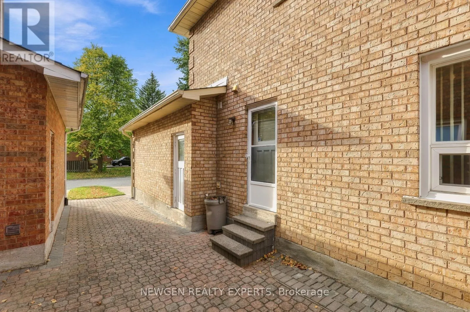 40 FOUNDRY CRESCENT E