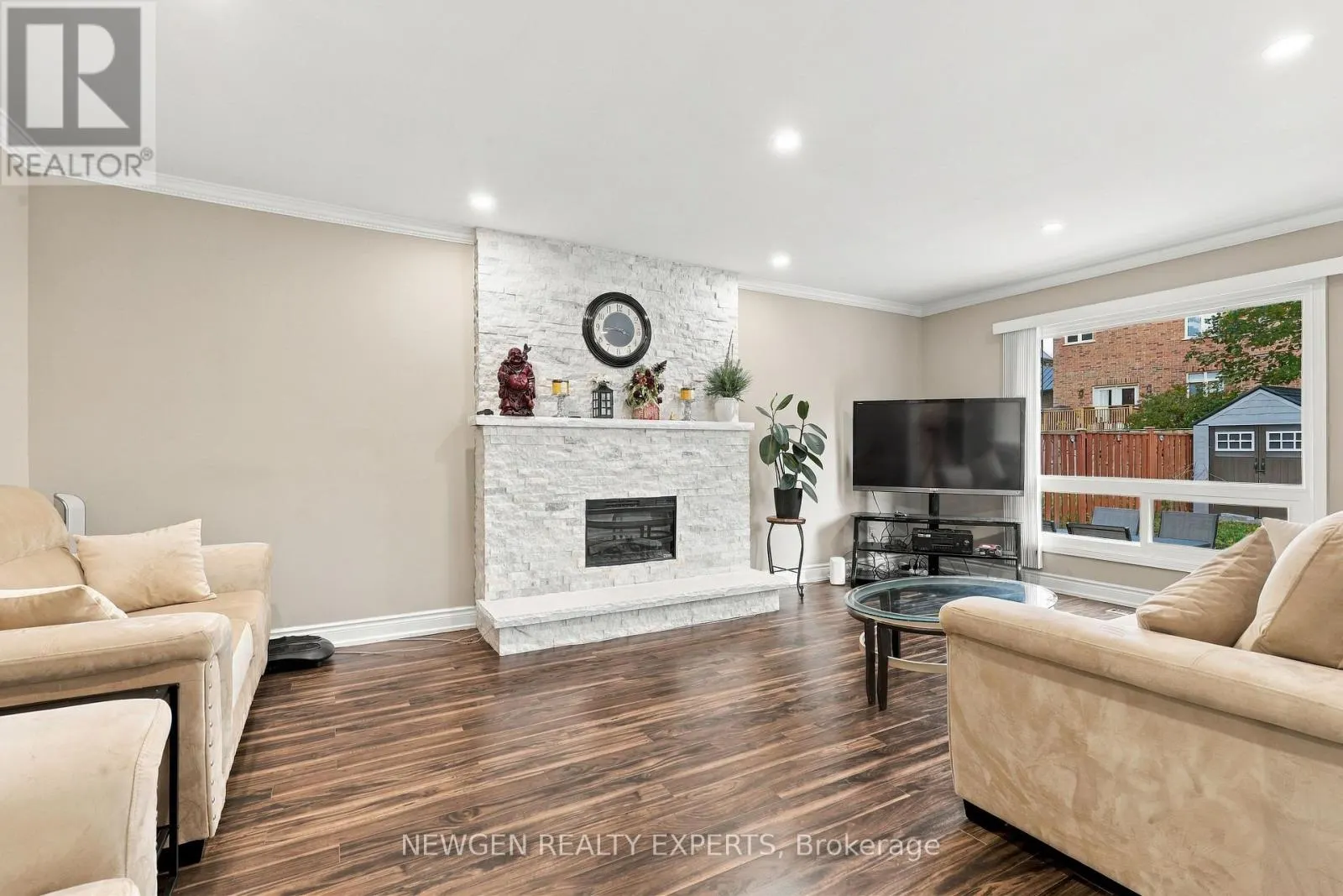 40 FOUNDRY CRESCENT E