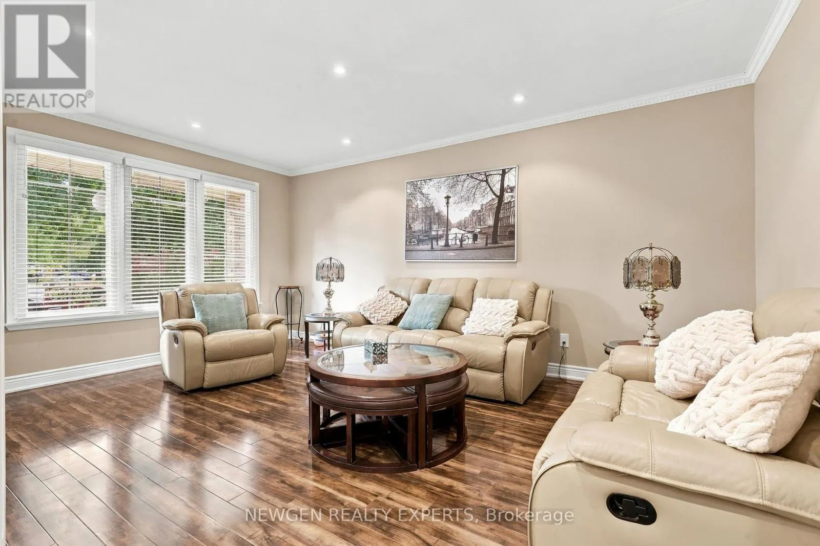 40 FOUNDRY CRESCENT E
