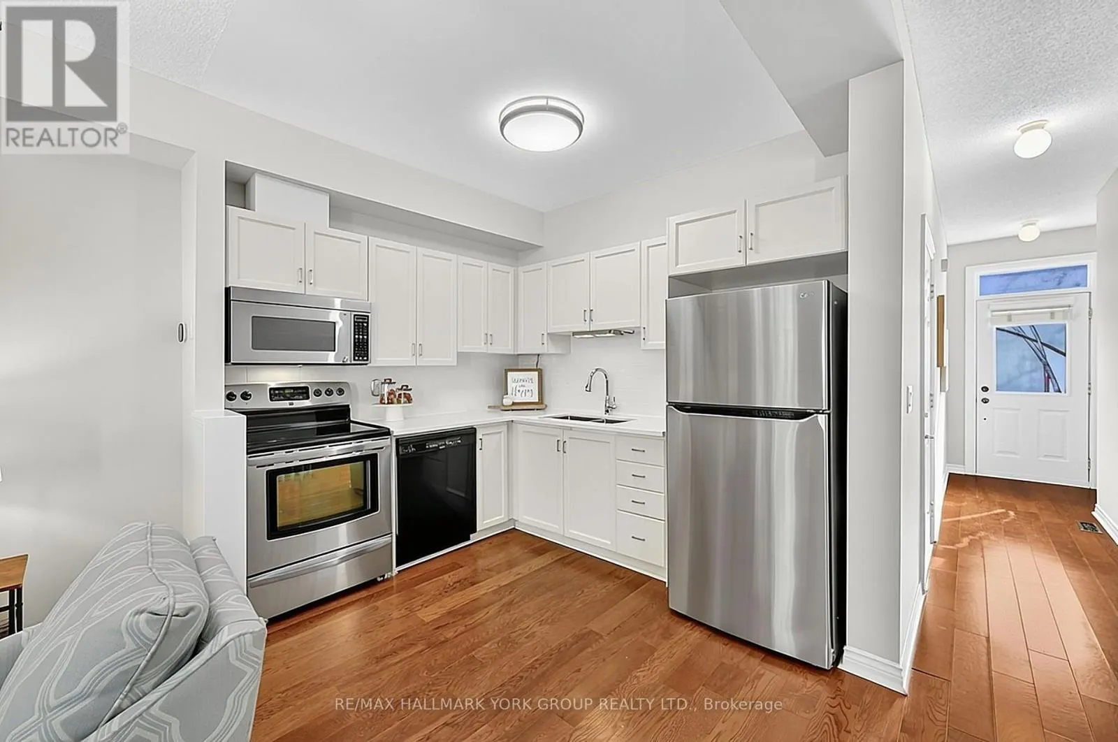 923 CREEKFRONT WAY