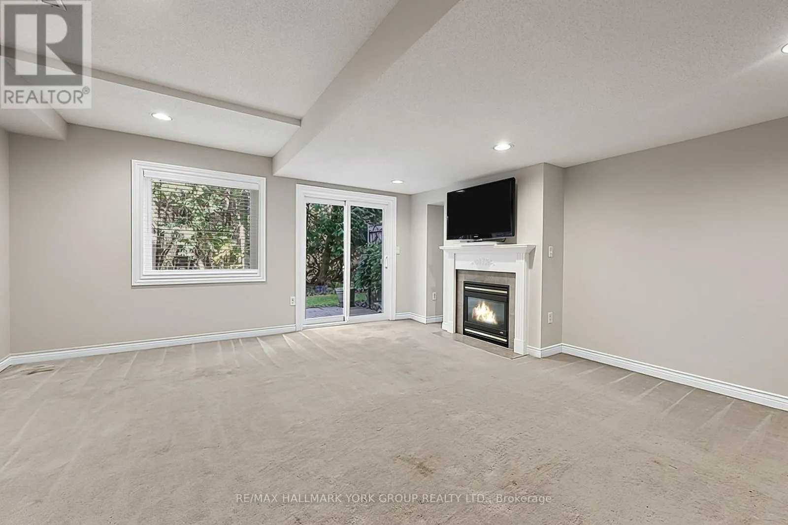 923 CREEKFRONT WAY