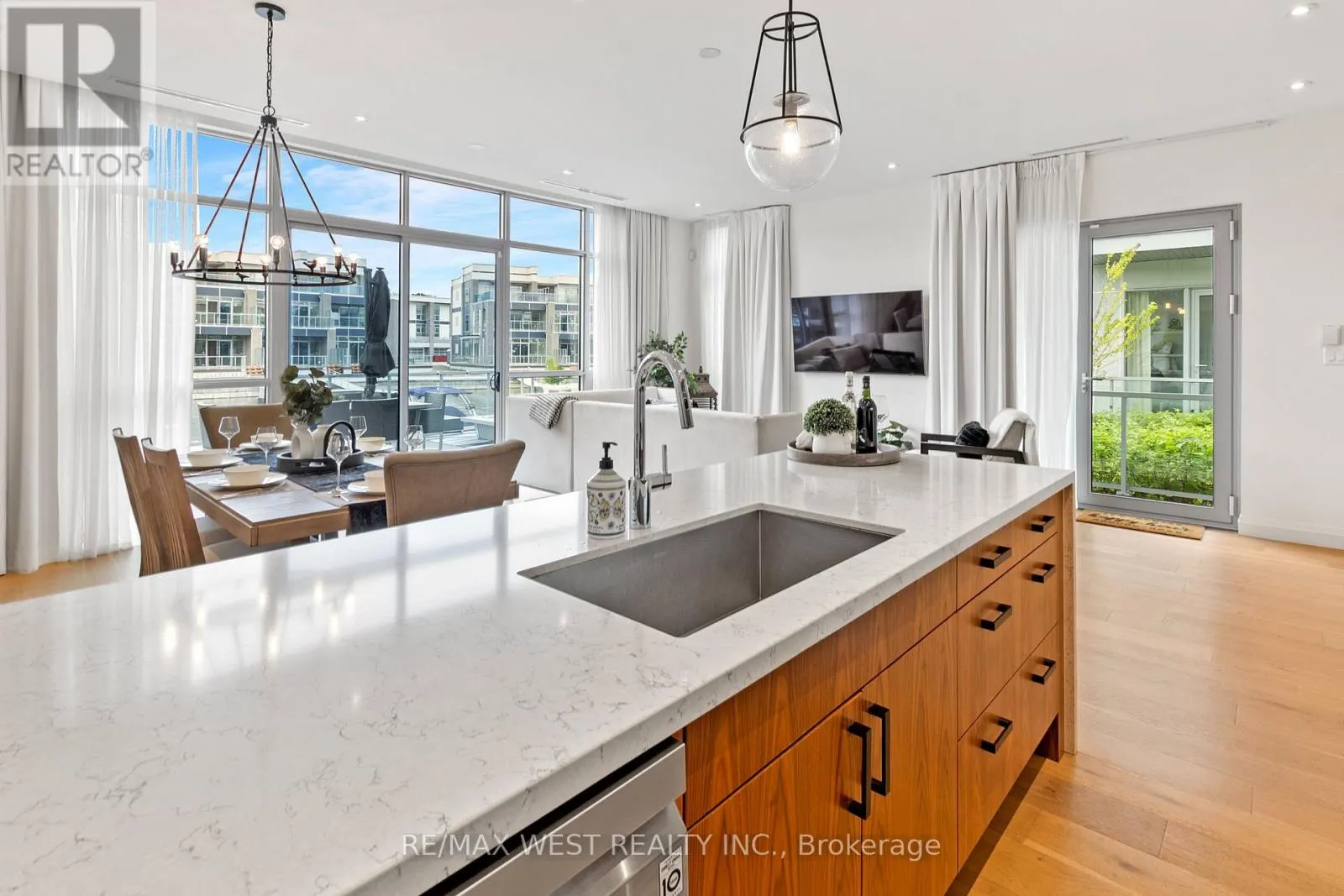 3657 FERRETTI COURT