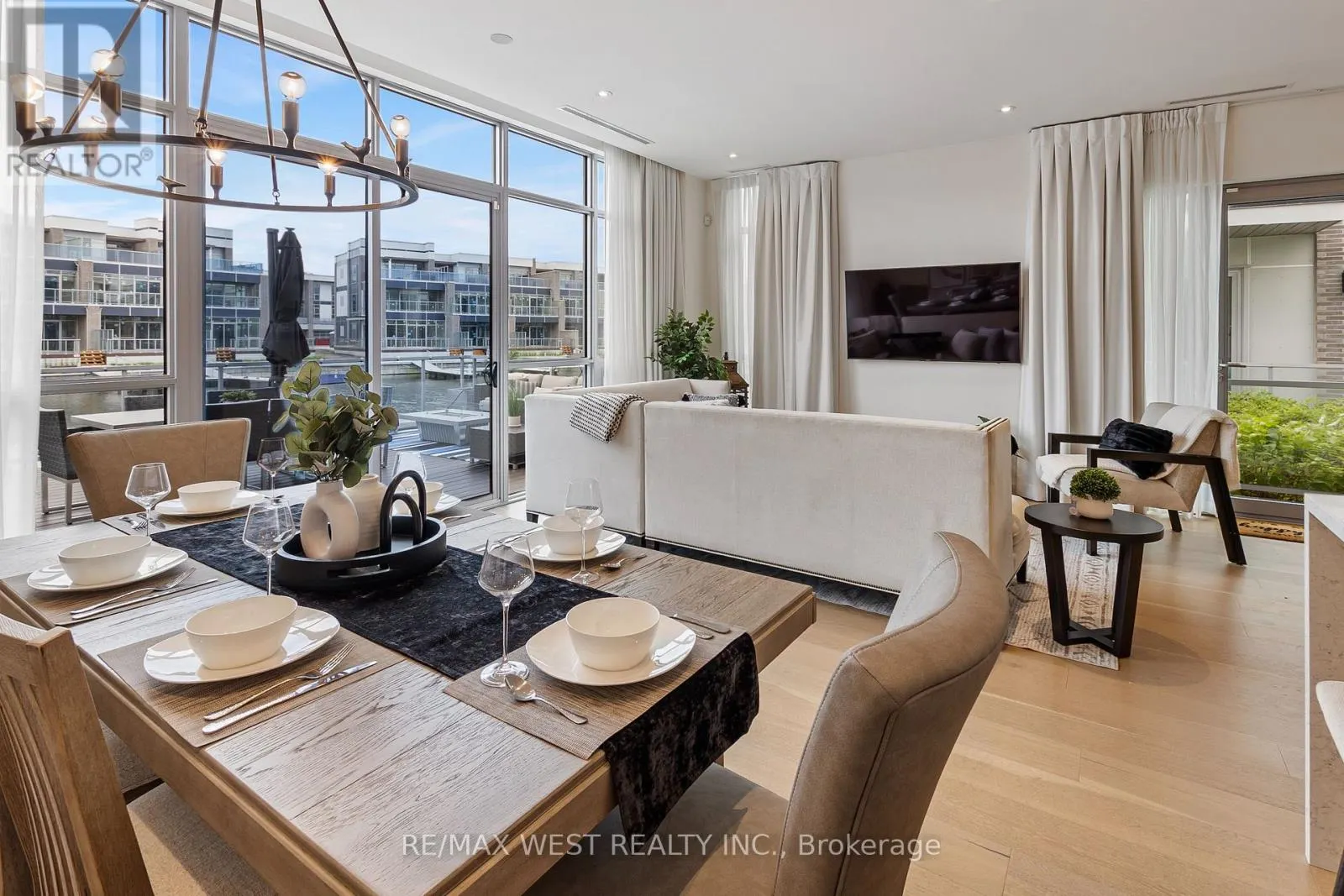 3657 FERRETTI COURT
