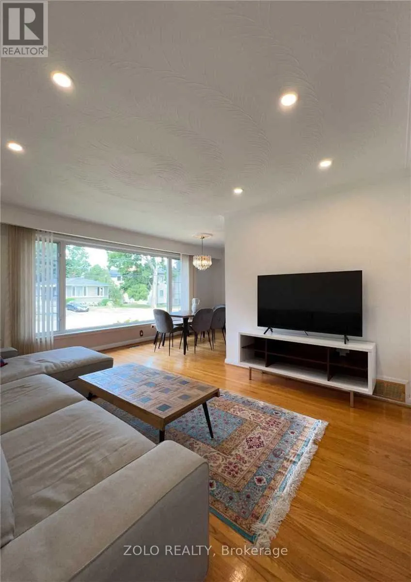 MAIN FLOOR - 346 WENLOCK AVENUE