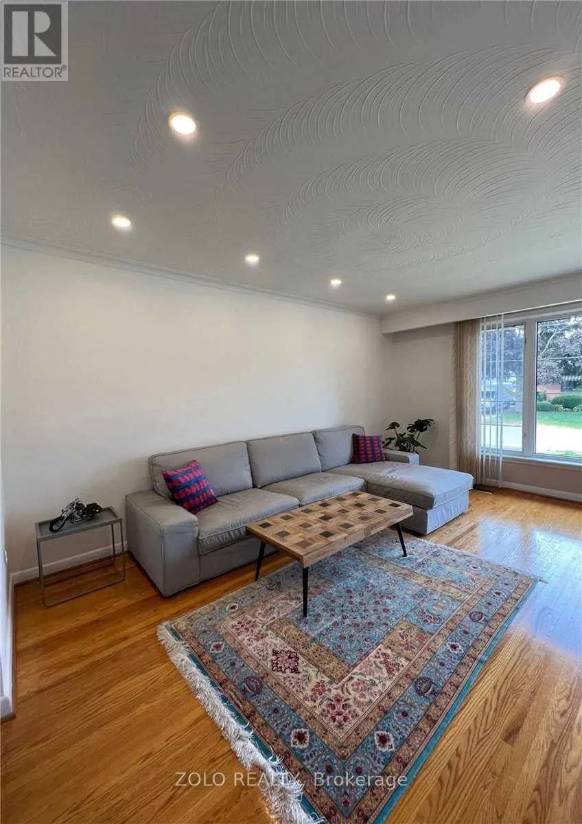 MAIN FLOOR - 346 WENLOCK AVENUE