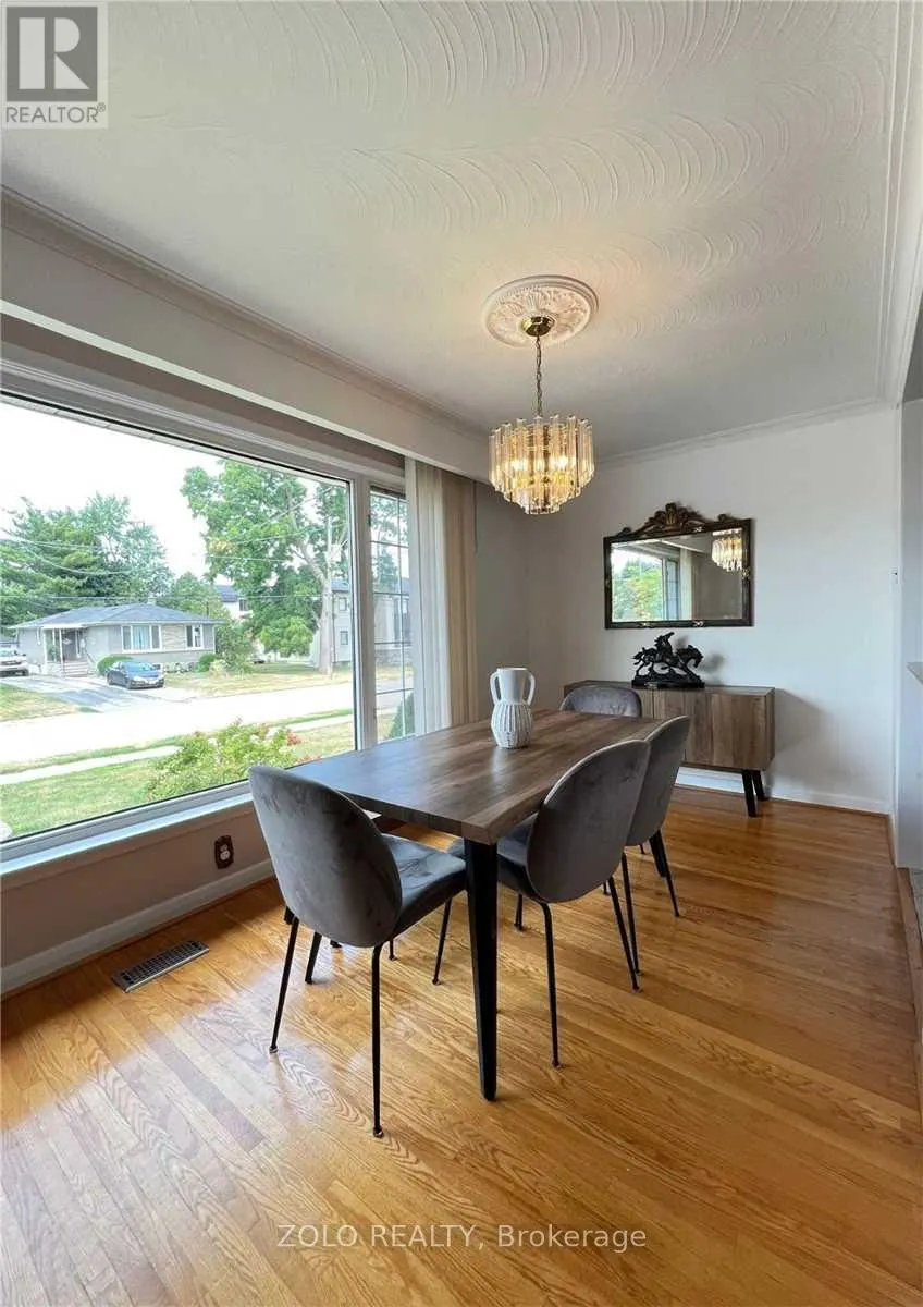 MAIN FLOOR - 346 WENLOCK AVENUE