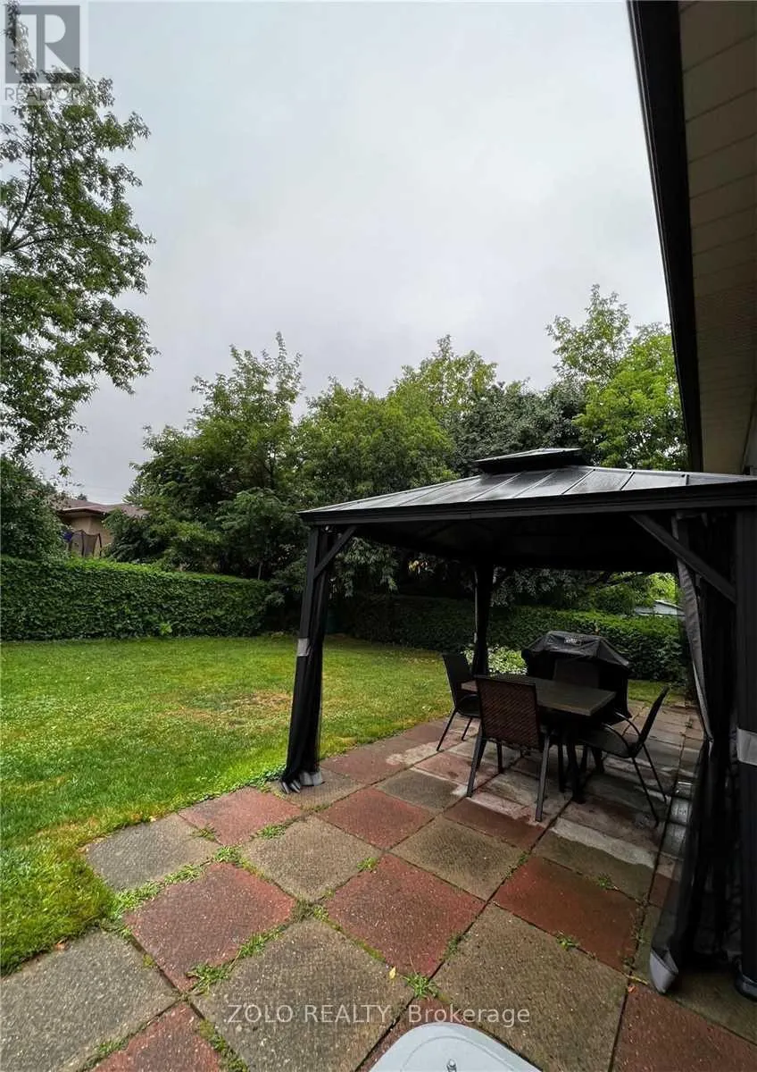 MAIN FLOOR - 346 WENLOCK AVENUE