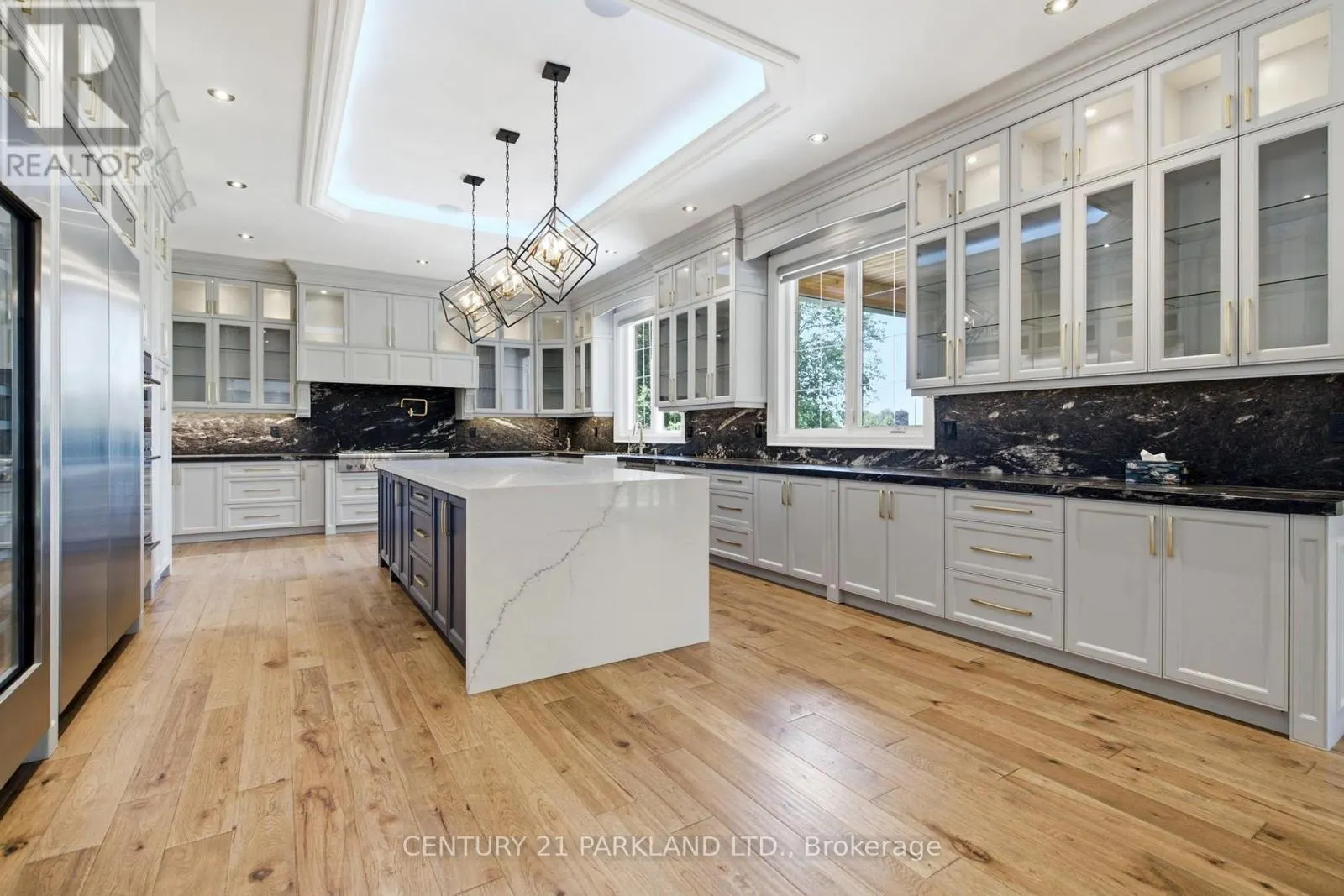 12 HOLLYWOOD CRESCENT