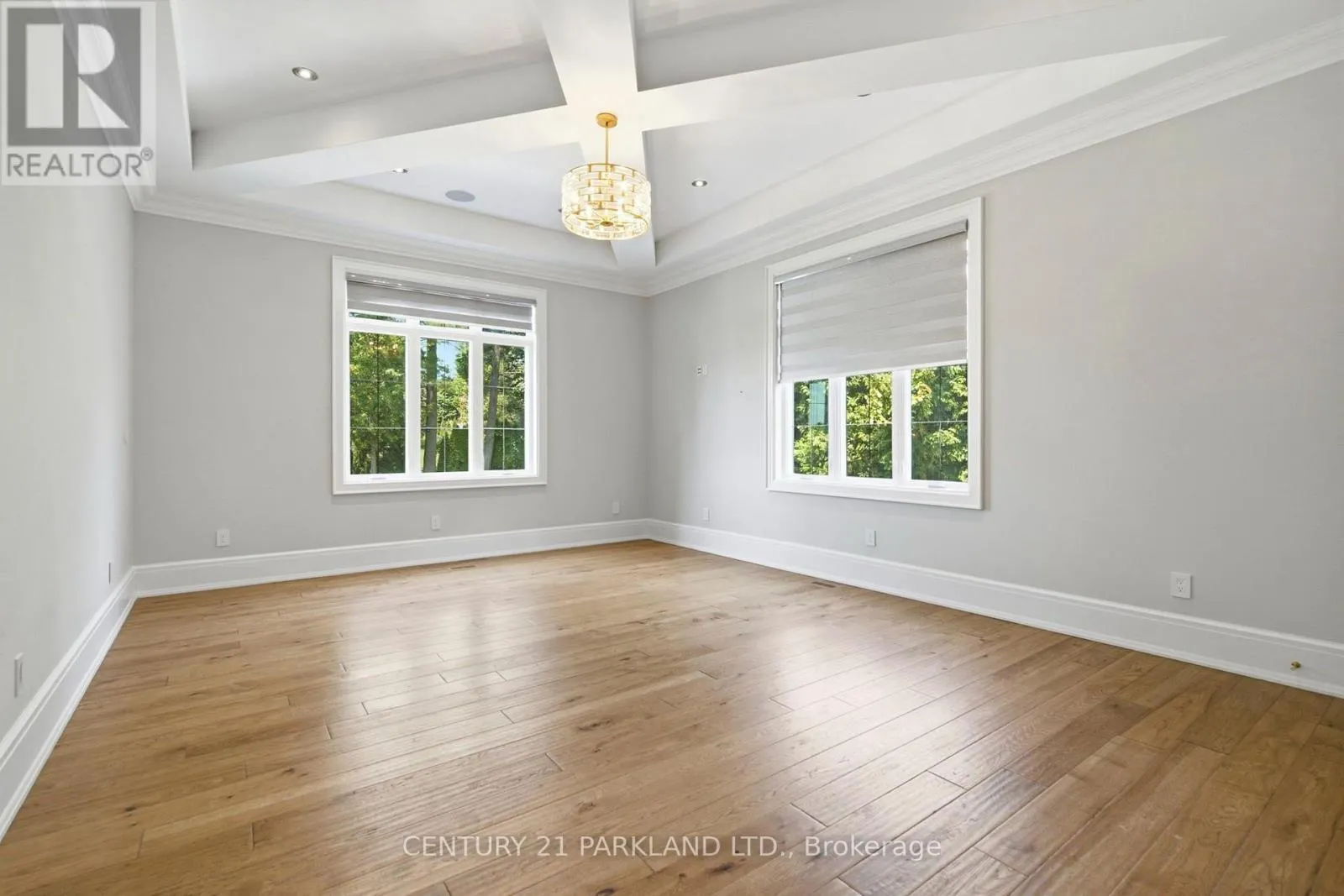 12 HOLLYWOOD CRESCENT