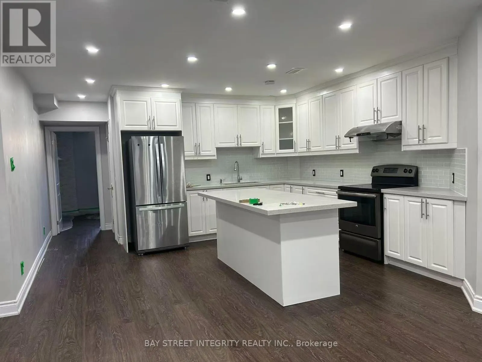 661B - 661 WELLINGTON STREET W