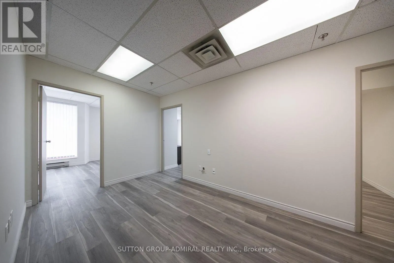 16 - UPPER LEVEL - 65 WOODSTREAM BOULEVARD
