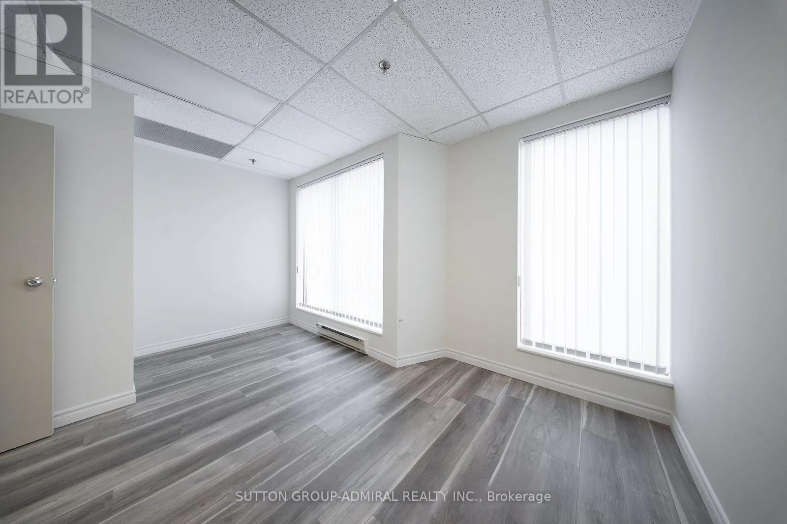 16 - UPPER LEVEL - 65 WOODSTREAM BOULEVARD