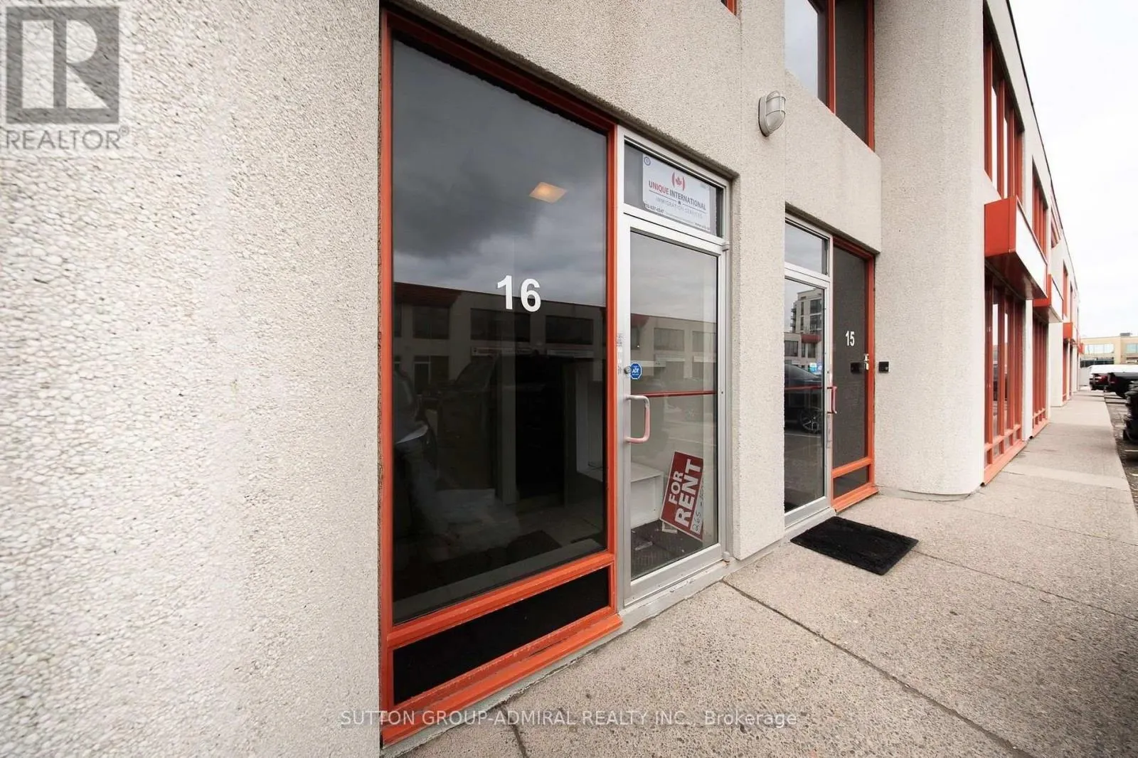 16 - UPPER LEVEL - 65 WOODSTREAM BOULEVARD