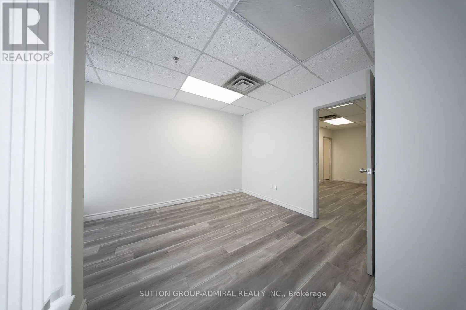 16 - UPPER LEVEL - 65 WOODSTREAM BOULEVARD