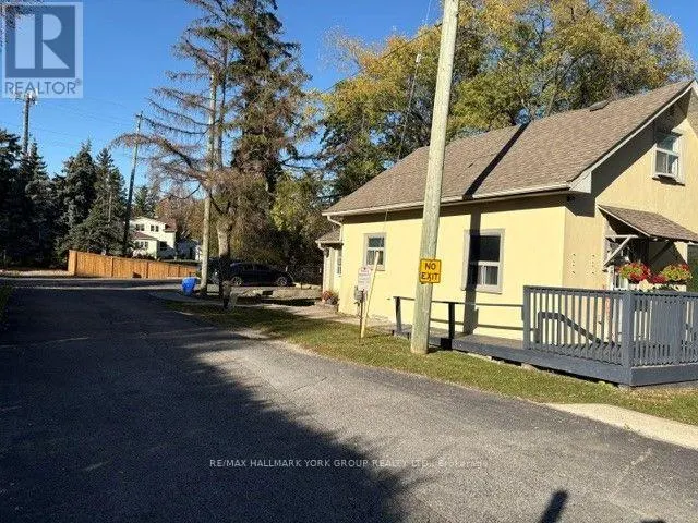 154 WELLINGTON STREET E