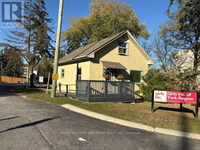 154 WELLINGTON STREET E