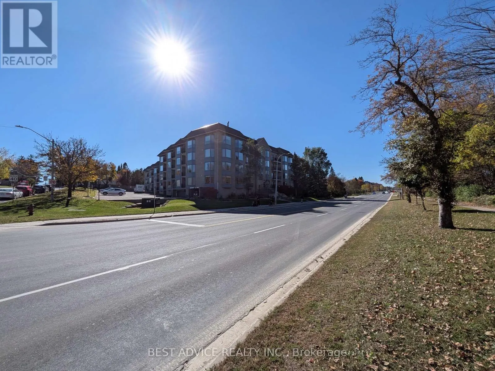 104 - 85 WELLINGTON STREET W