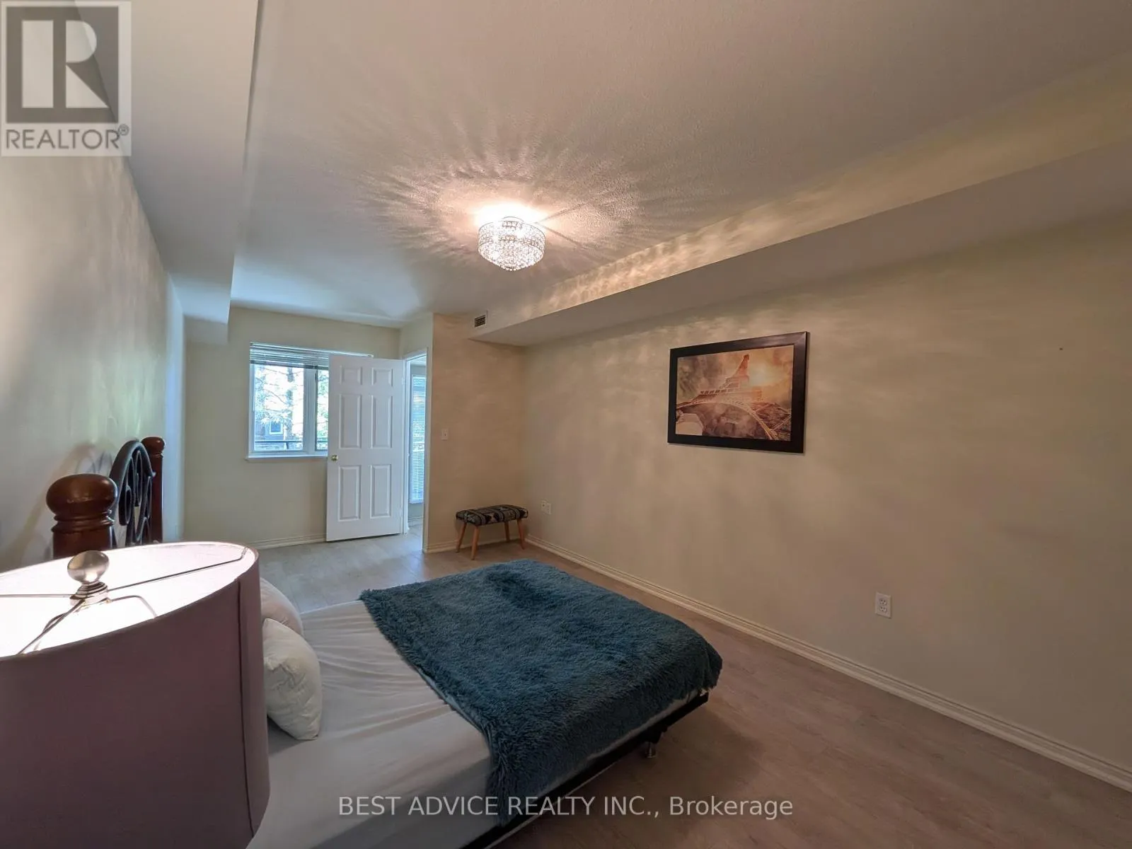 104 - 85 WELLINGTON STREET W