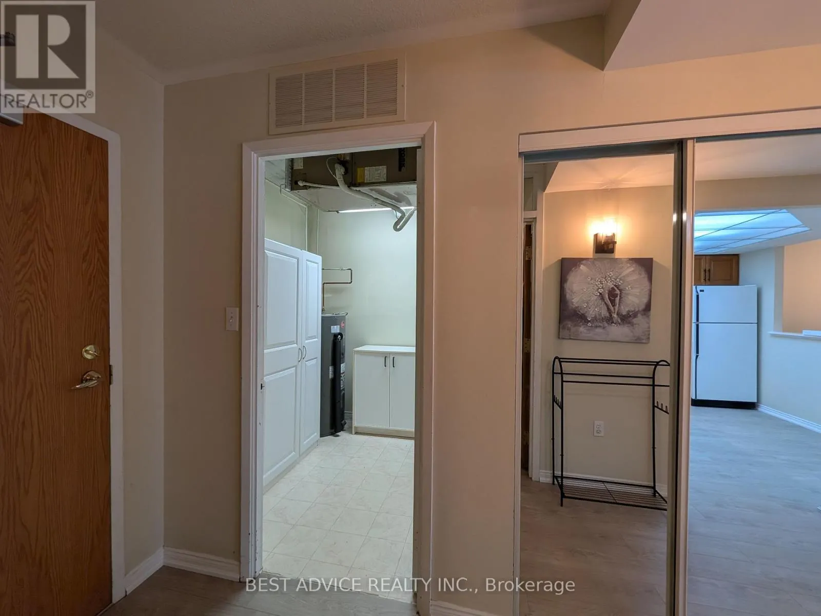 104 - 85 WELLINGTON STREET W