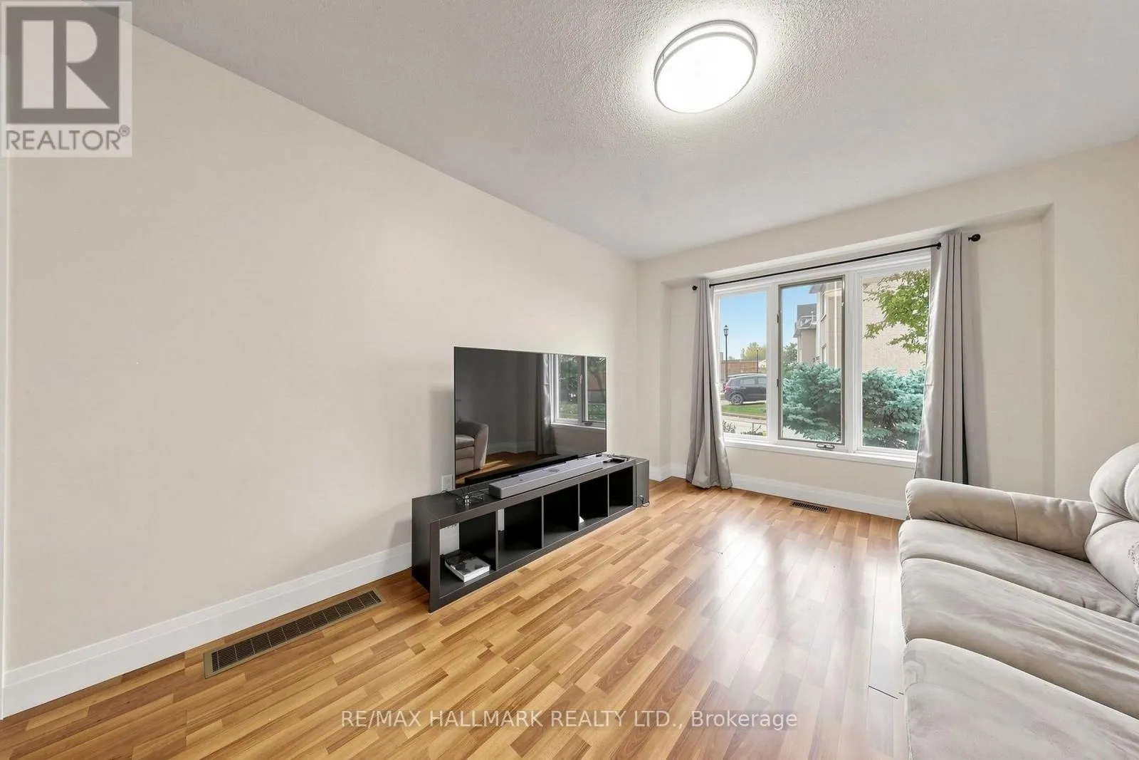 1 - 351 RIDDELL COURT