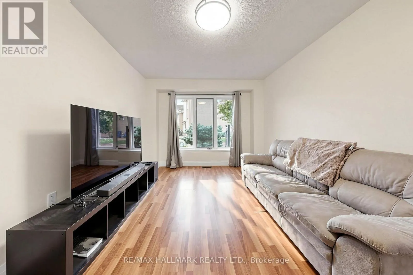 1 - 351 RIDDELL COURT