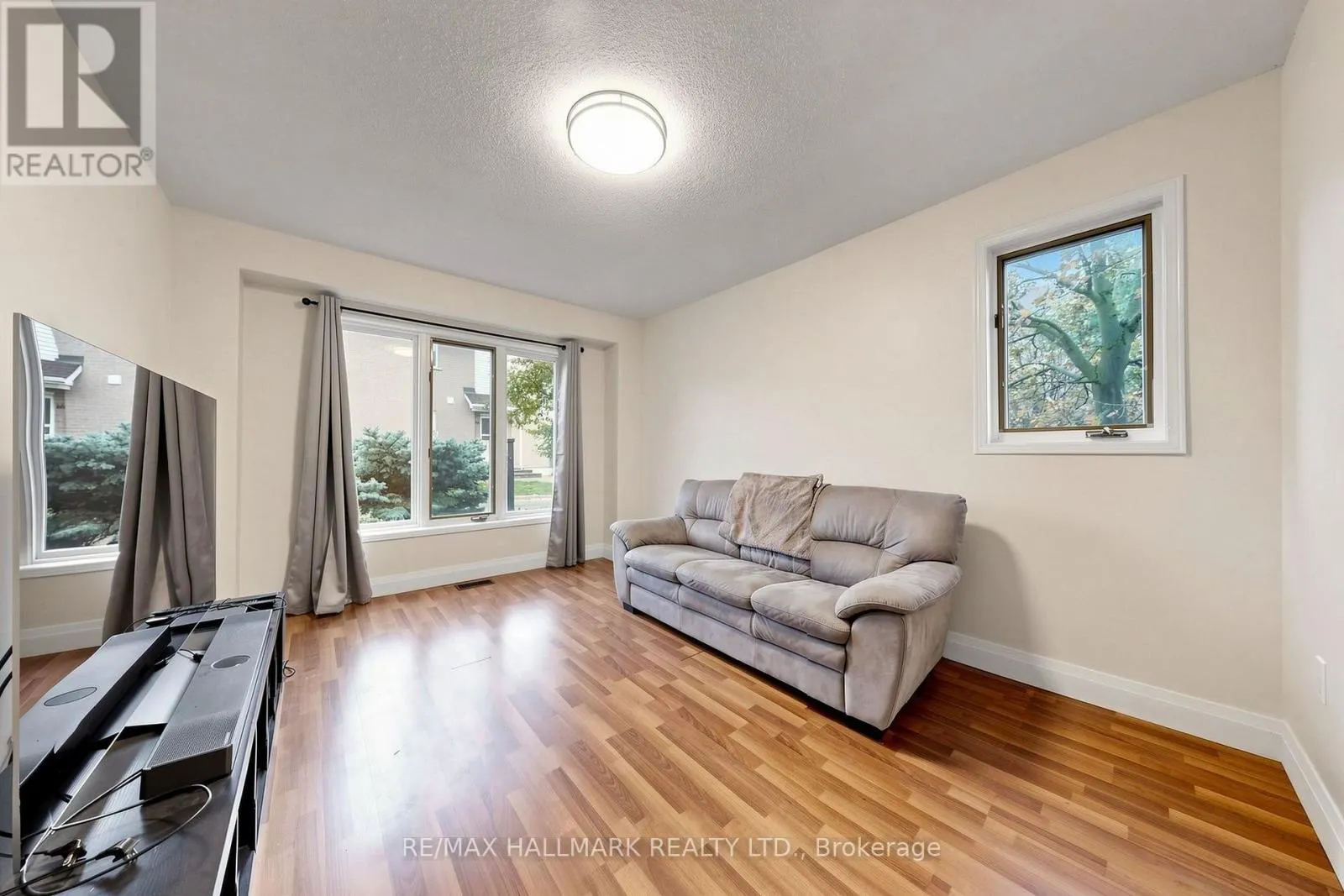 1 - 351 RIDDELL COURT