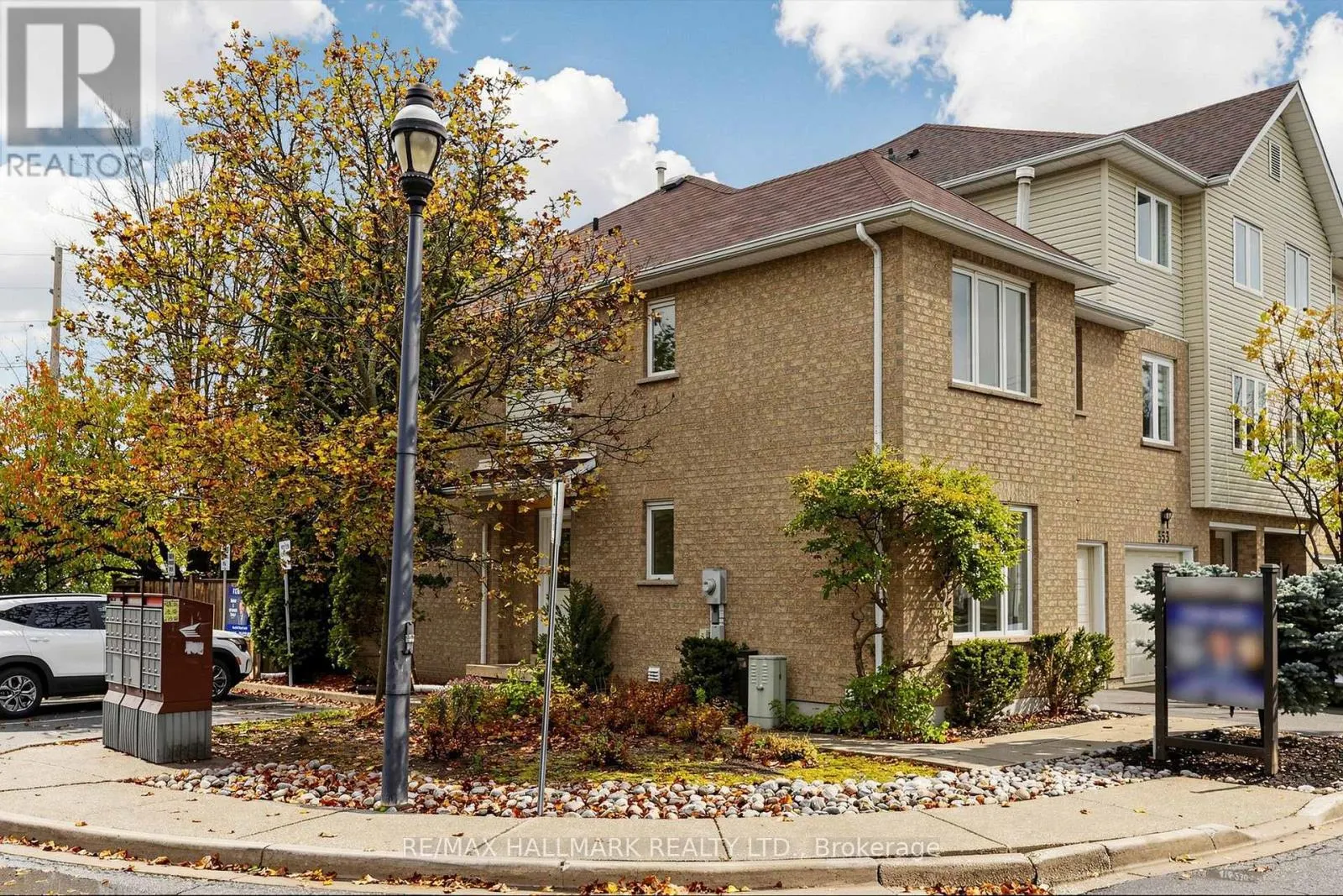 1 - 351 RIDDELL COURT