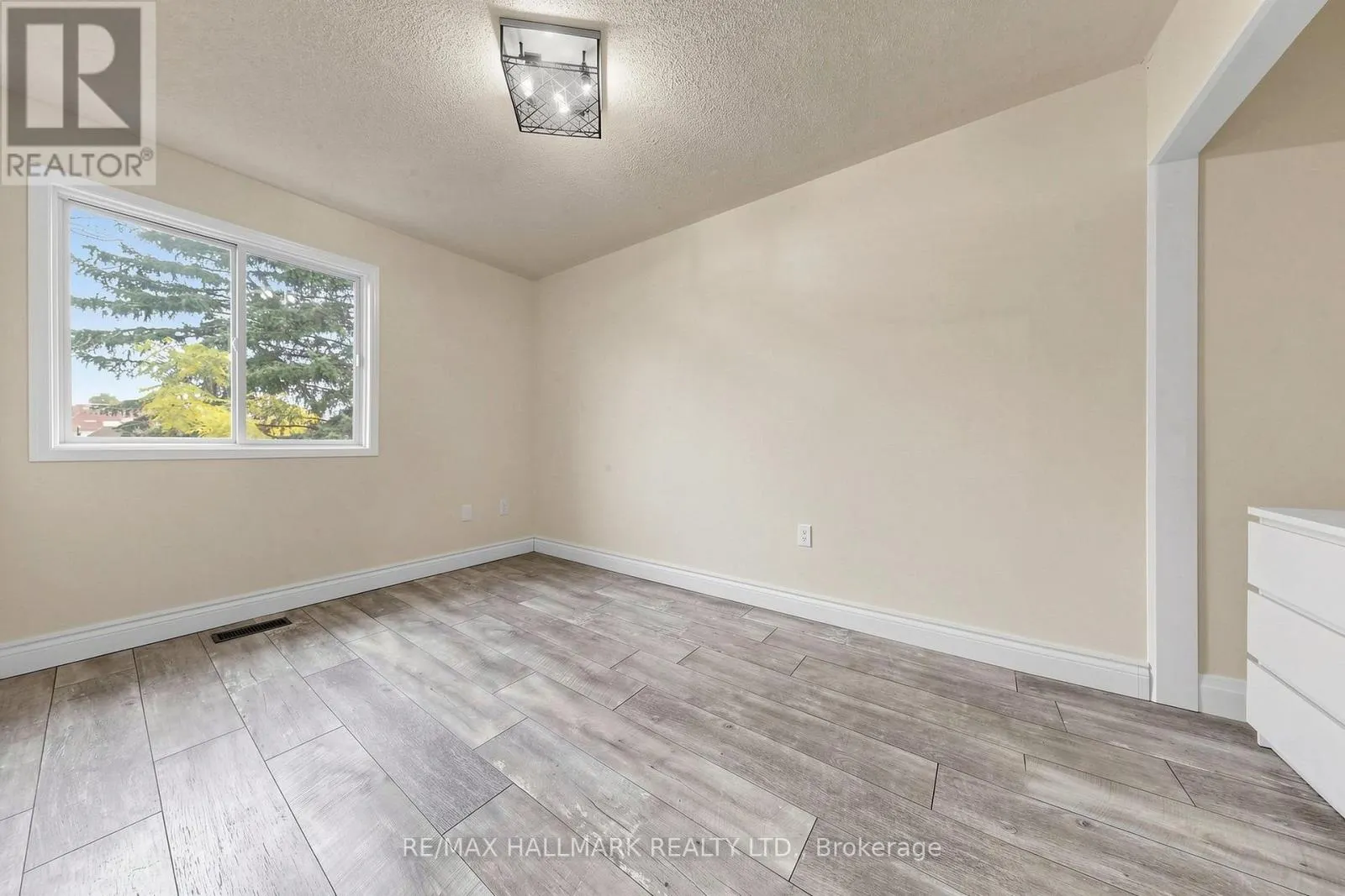 1 - 351 RIDDELL COURT