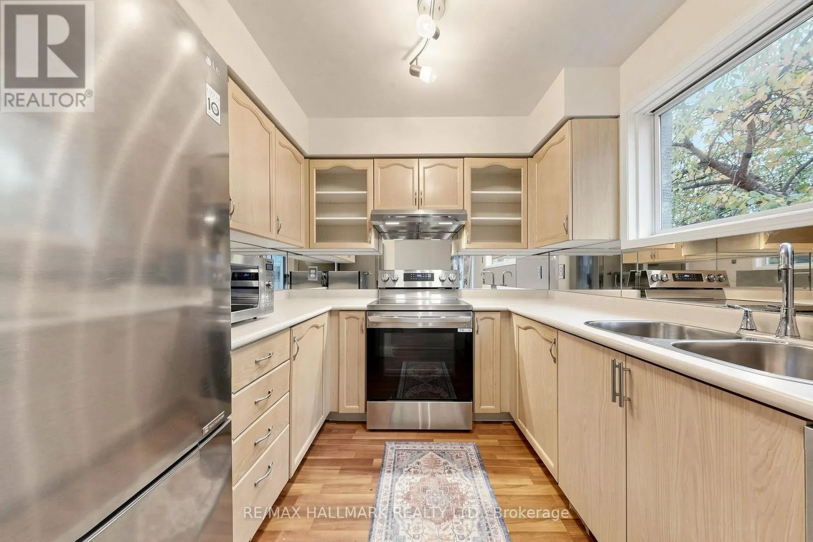 1 - 351 RIDDELL COURT