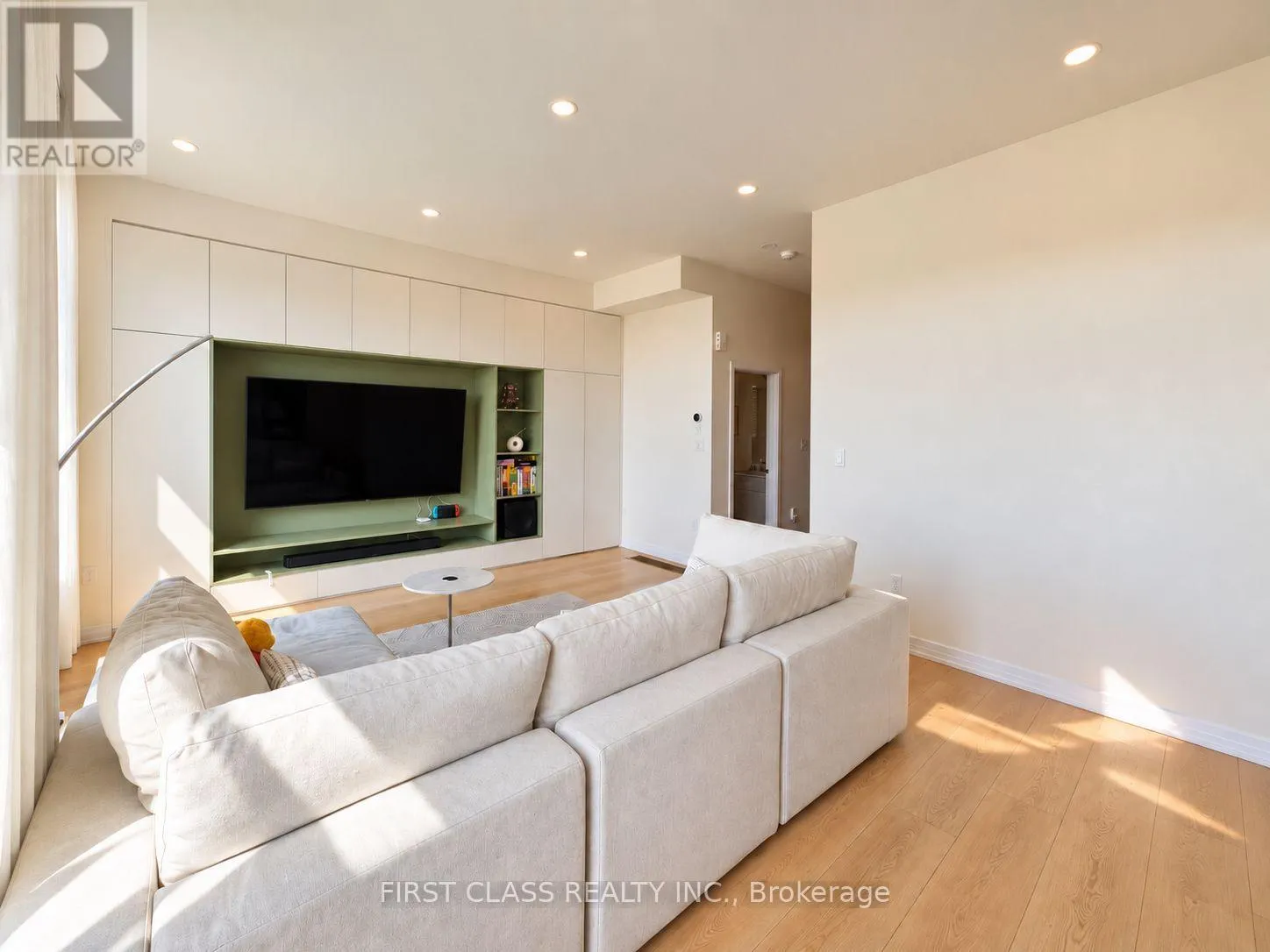 11423 LESLIE STREET