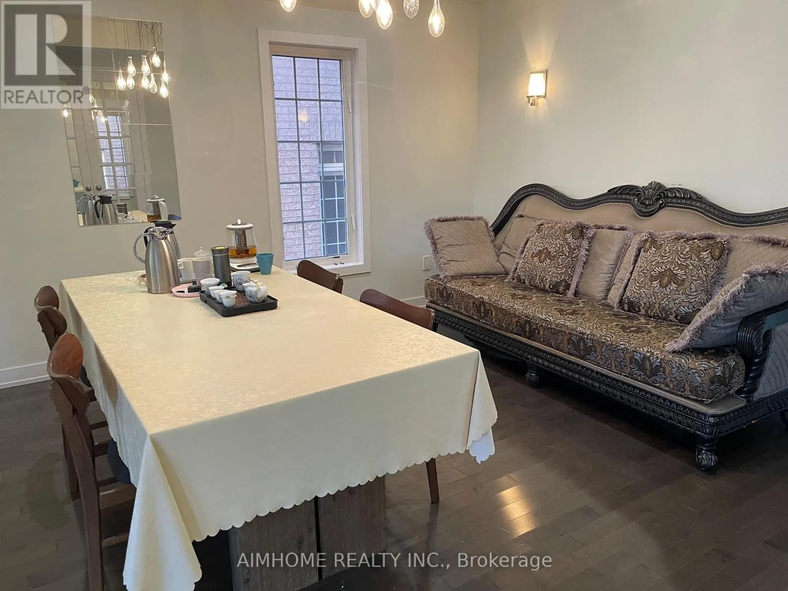 ROOM 2 - 16 HEARTHSIDE AVENUE