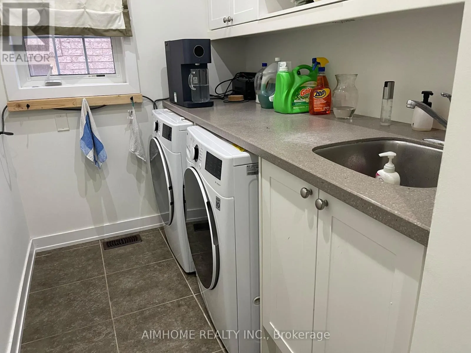 ROOM 2 - 16 HEARTHSIDE AVENUE