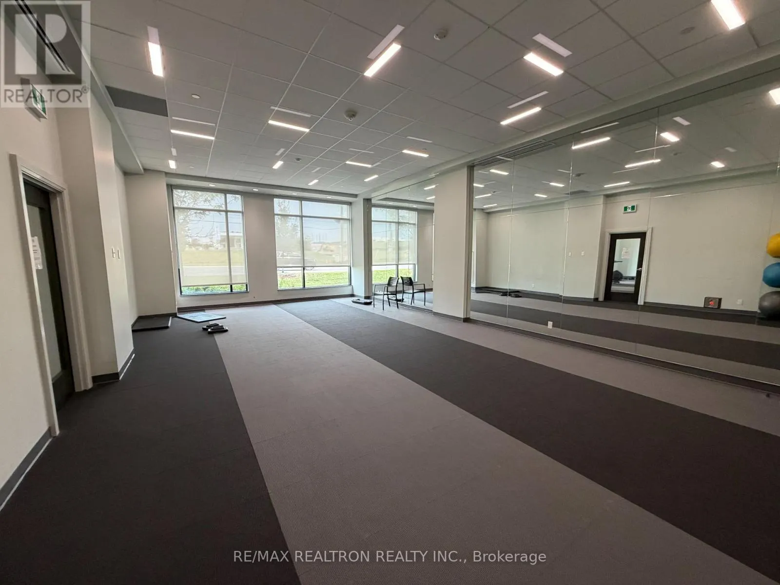 343 - 555 WILLIAM GRAHAM DRIVE