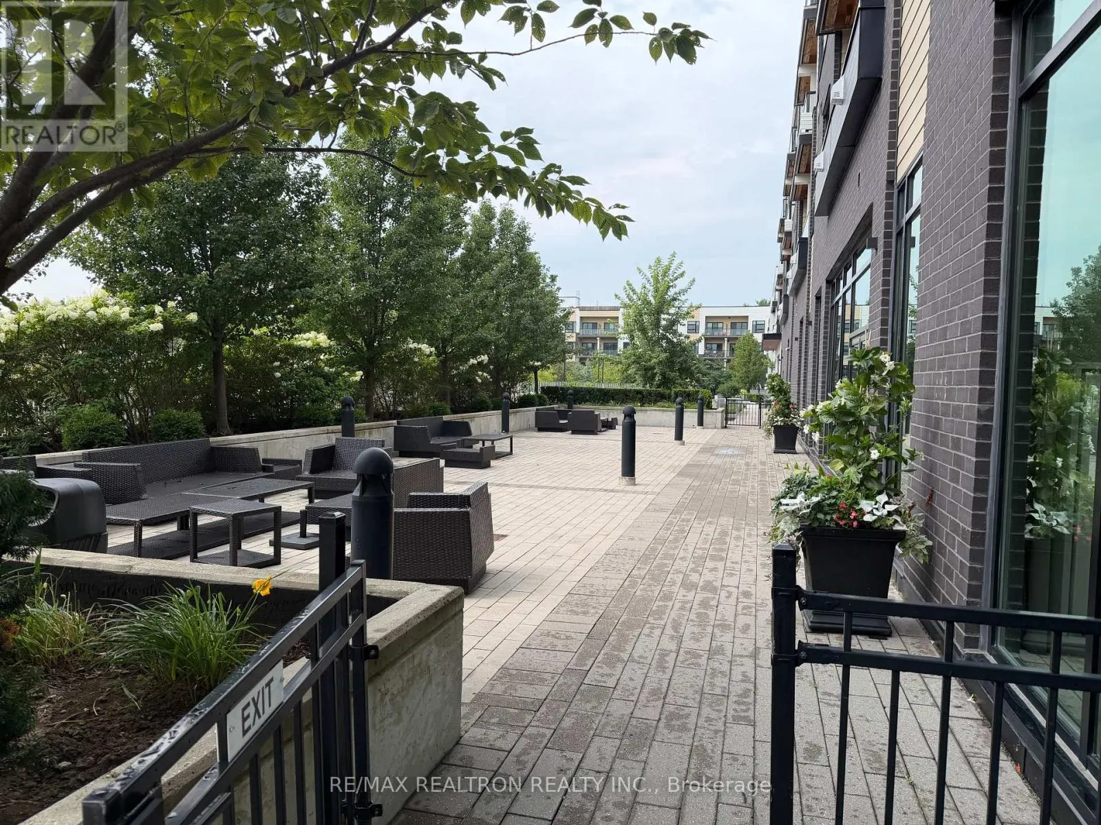 343 - 555 WILLIAM GRAHAM DRIVE