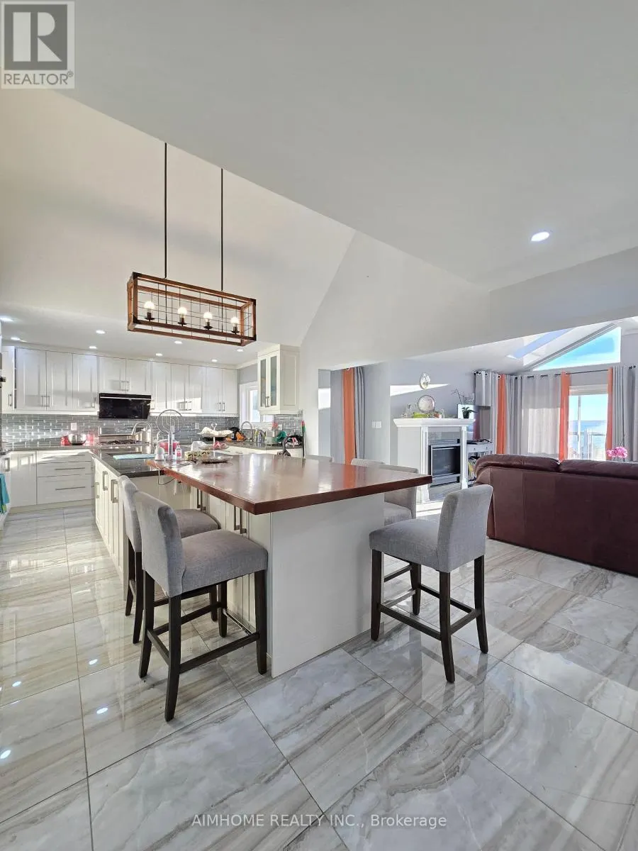 RM 3 - 66A COOKS BAY DRIVE