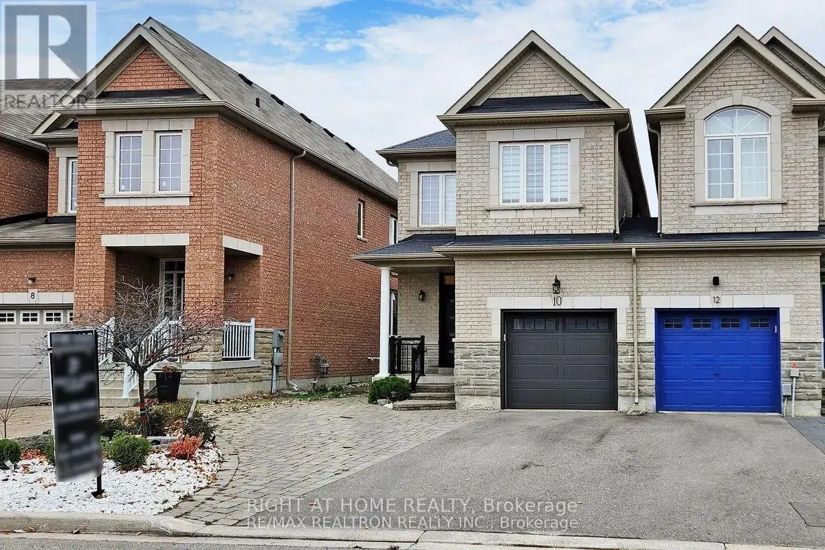 8 NAPANEE STREET