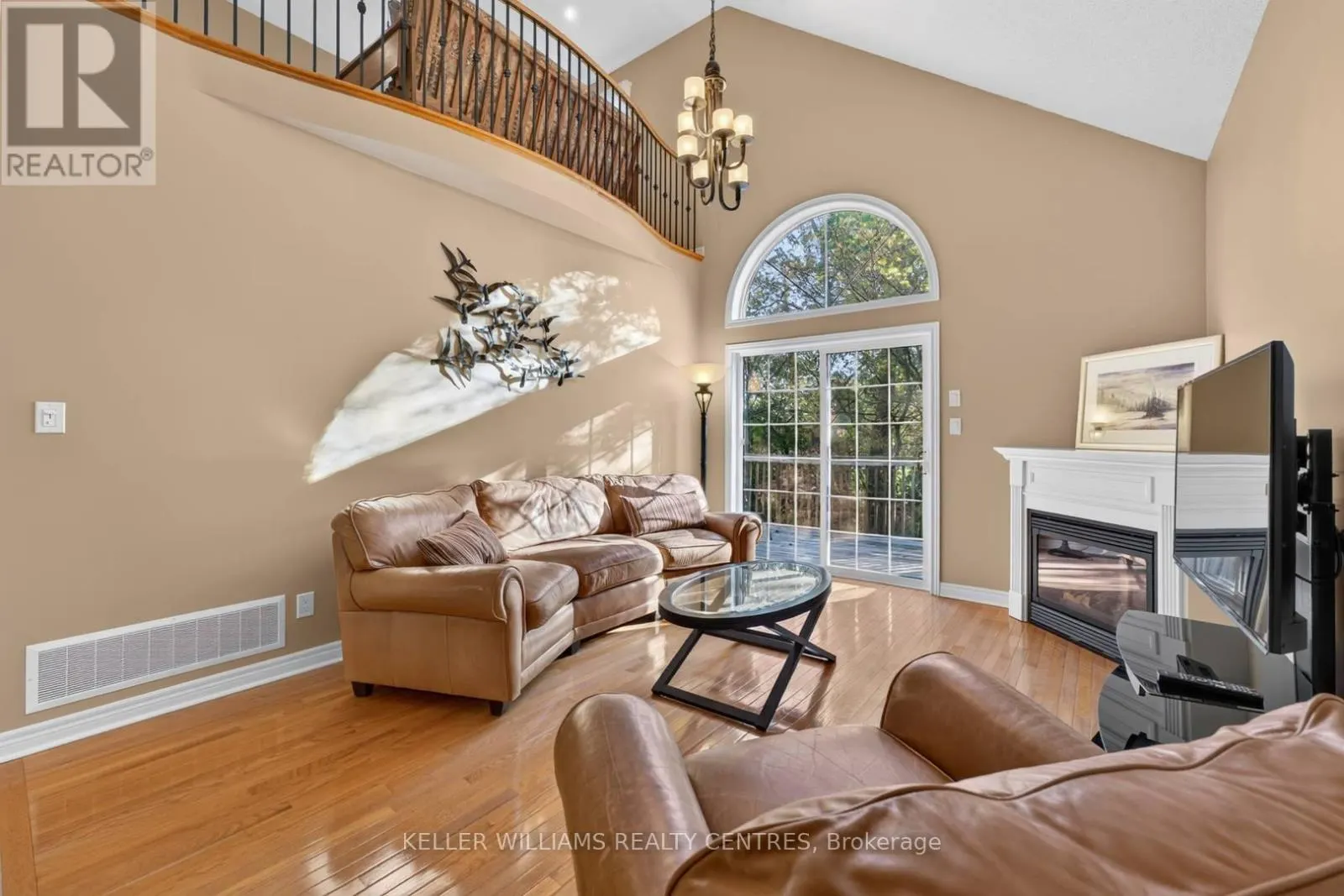 35 - 642 TAPESTRY LANE