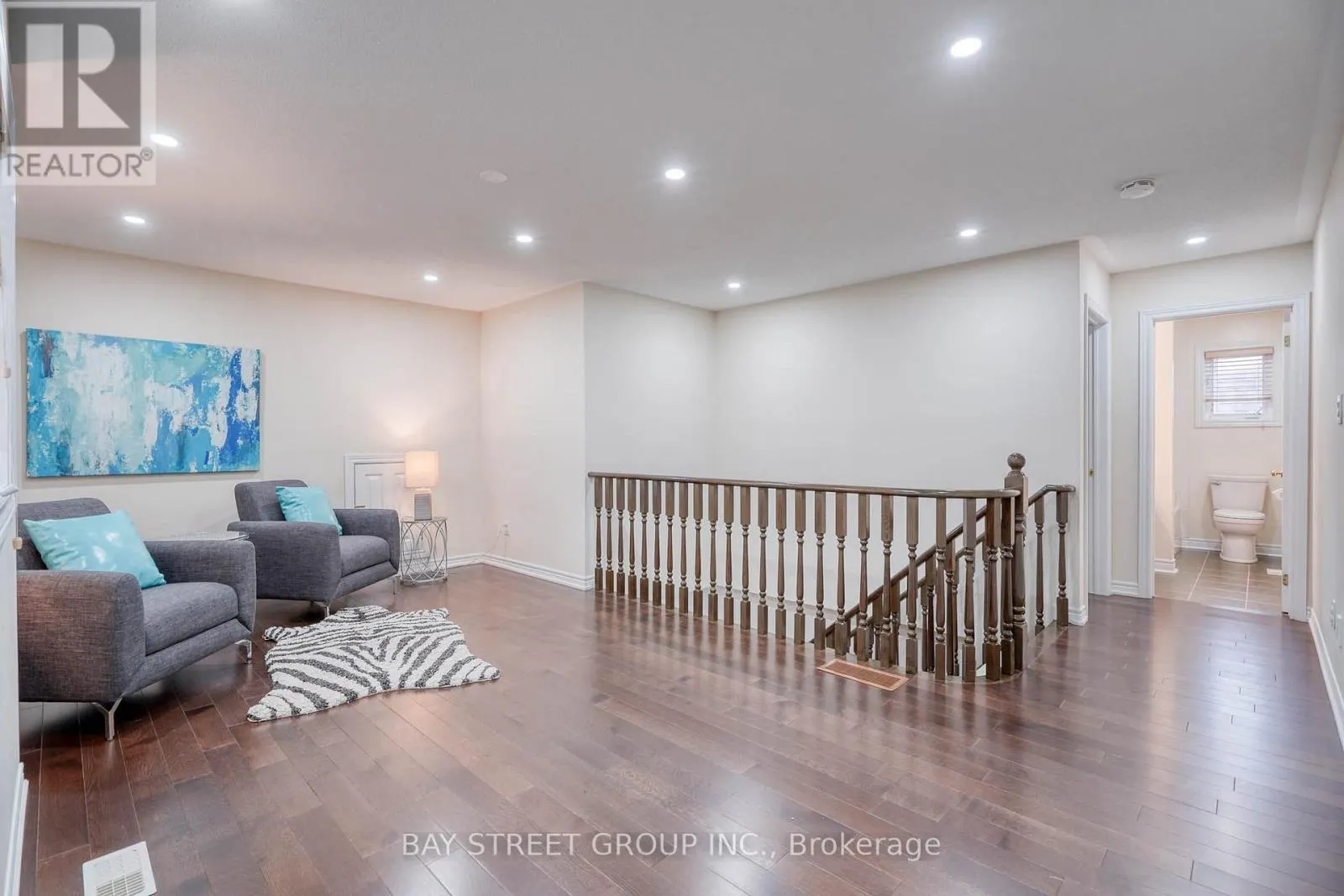 82 PRINCE OF WALES DRIVE