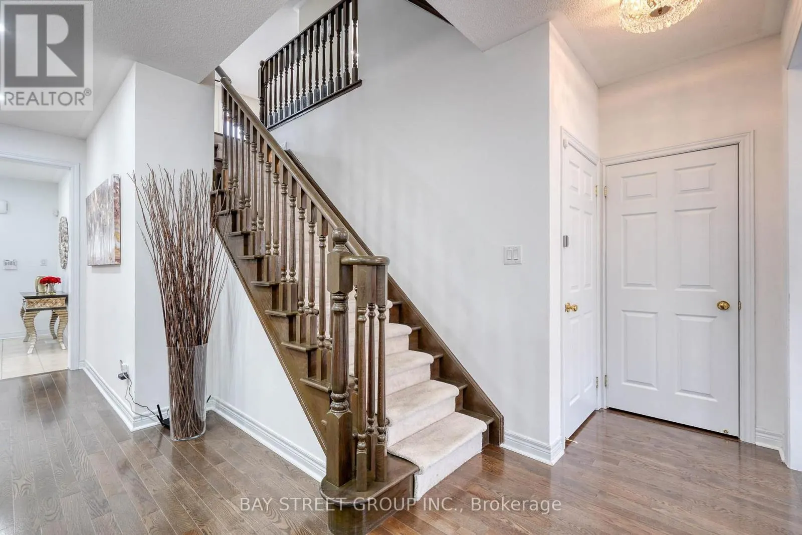 82 PRINCE OF WALES DRIVE