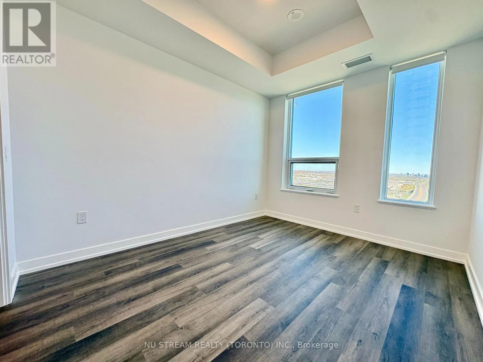 2303 - 5 MEADOWDALE ROAD