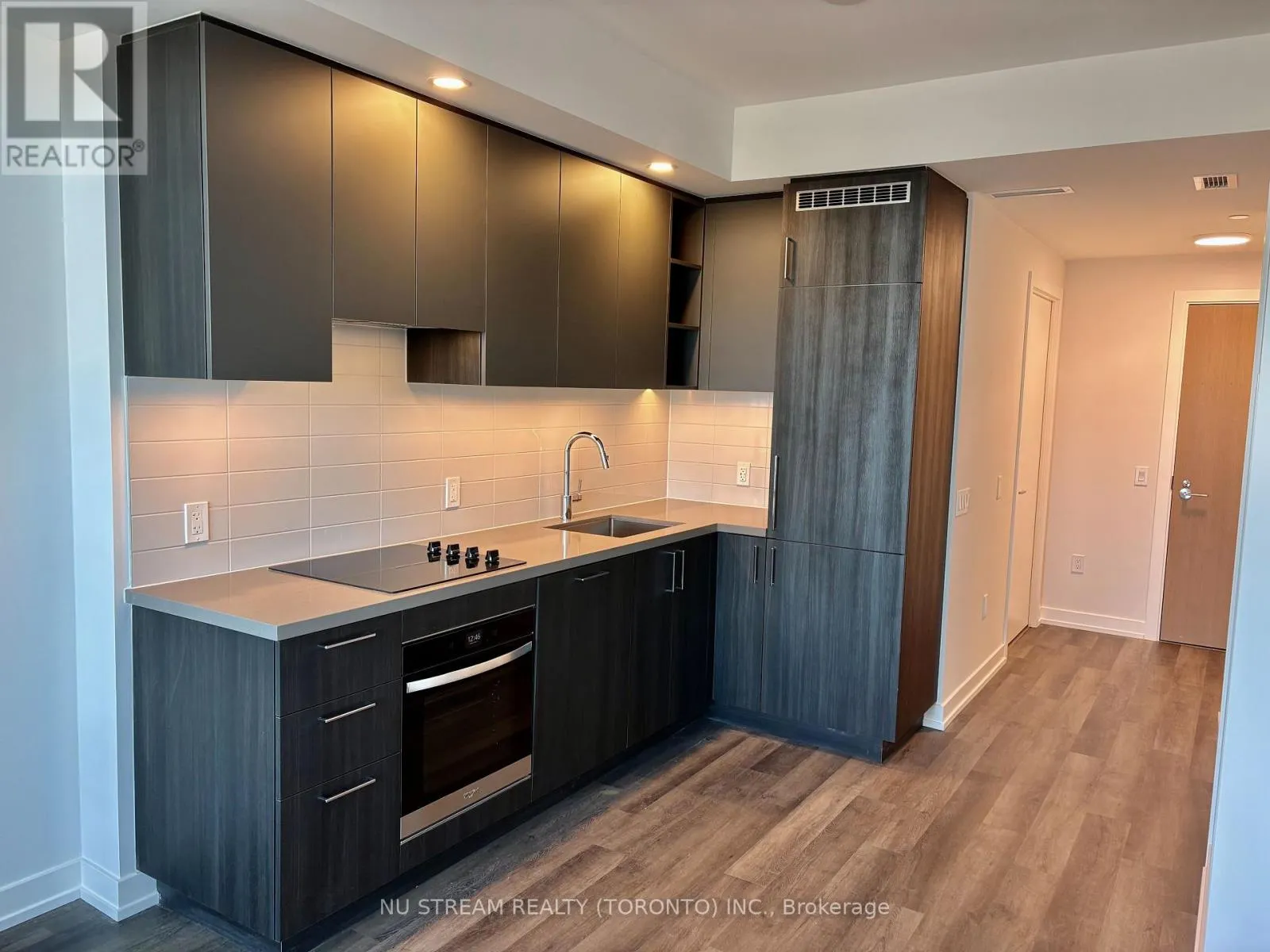 2303 - 5 MEADOWDALE ROAD