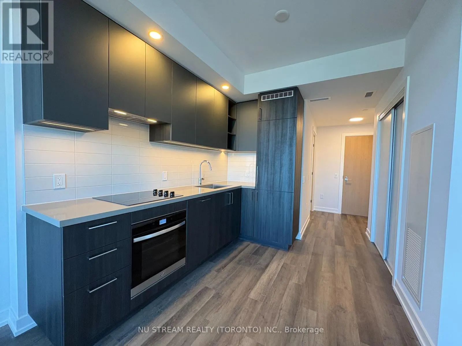 2303 - 5 MEADOWDALE ROAD