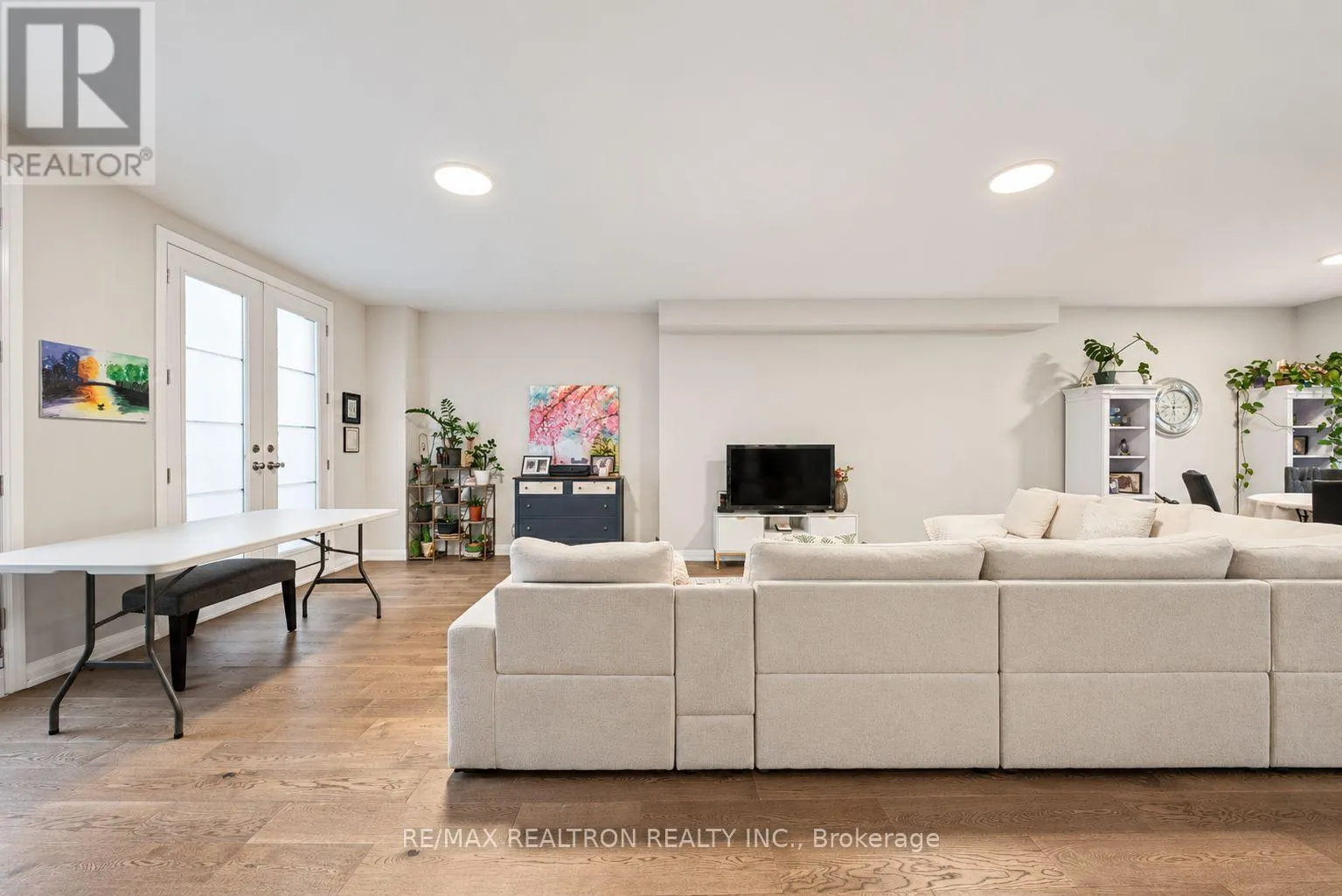 07 - 260 EAGLE STREET