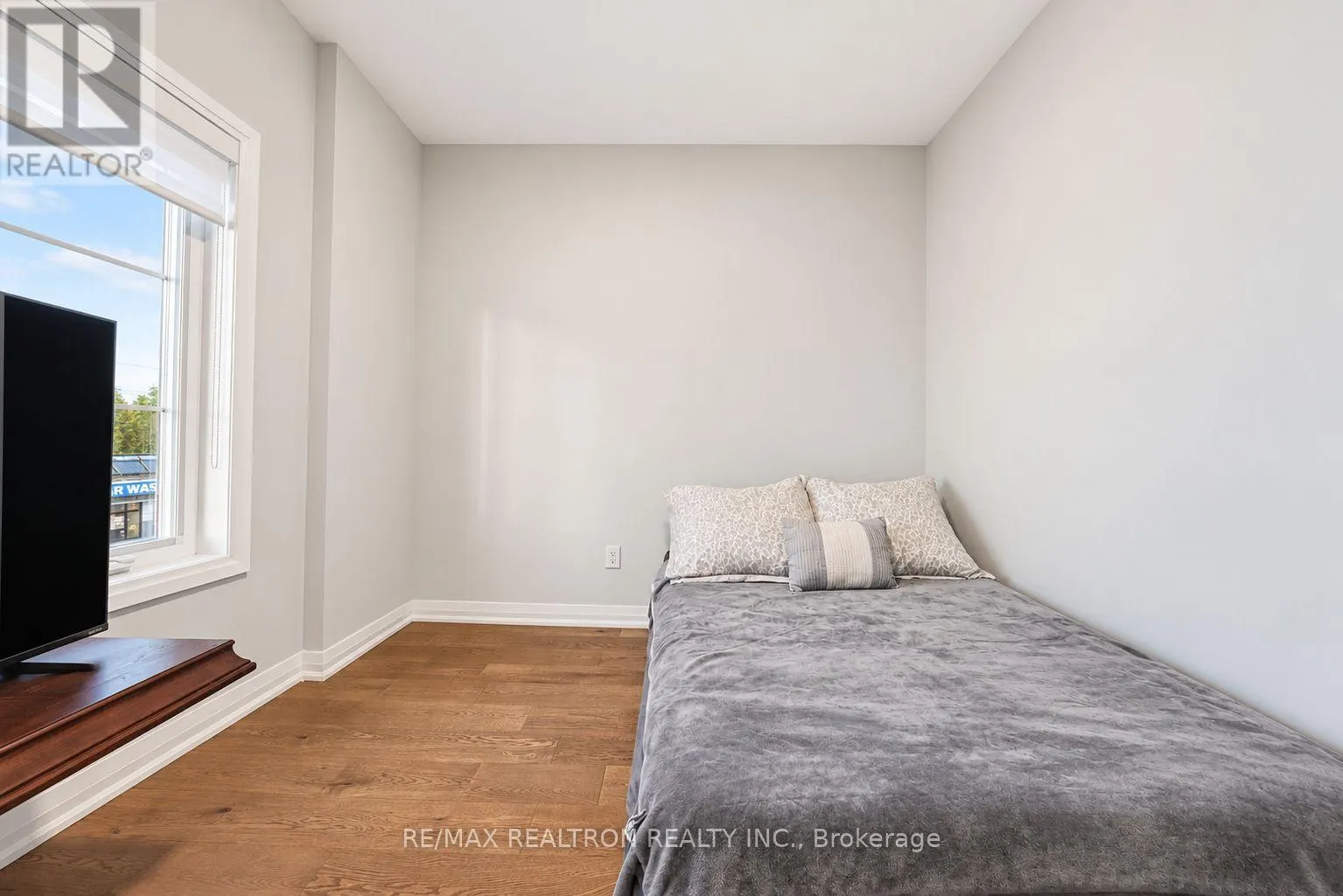 07 - 260 EAGLE STREET