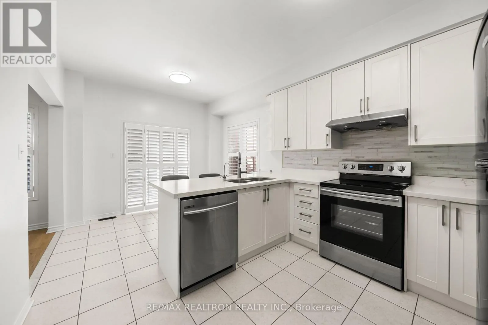 208 PENNDUTCH CIRCLE