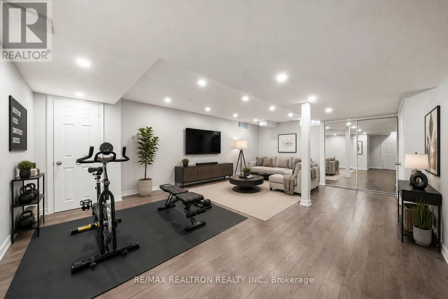 208 PENNDUTCH CIRCLE