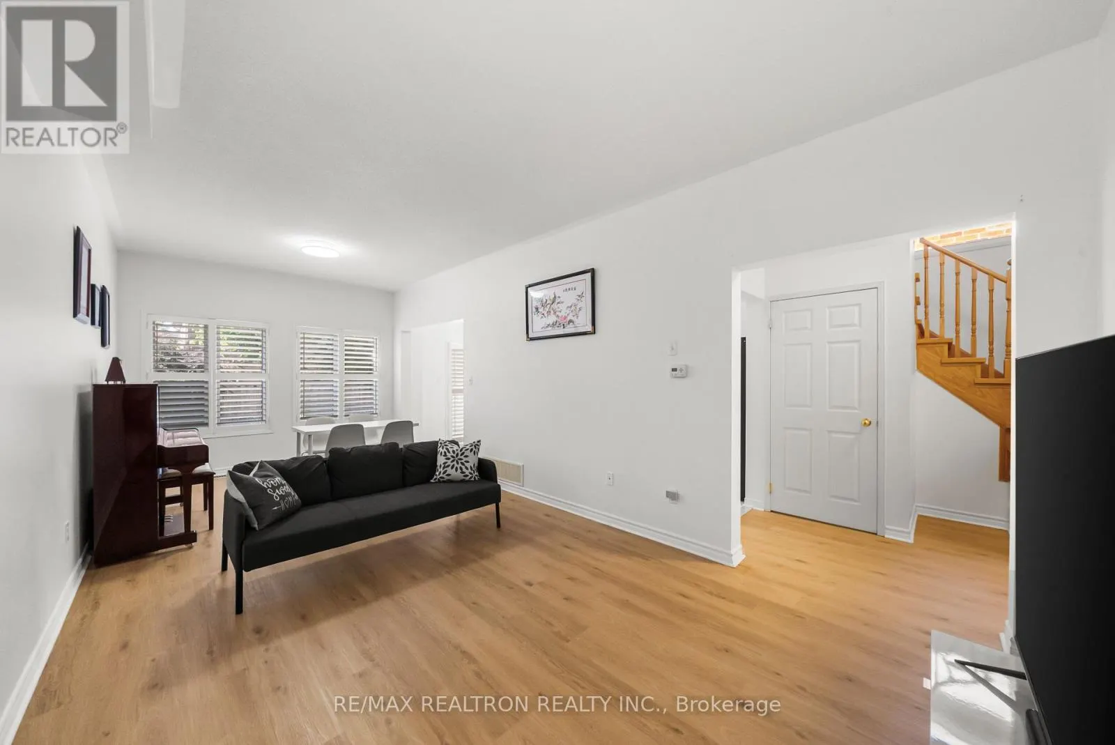 208 PENNDUTCH CIRCLE