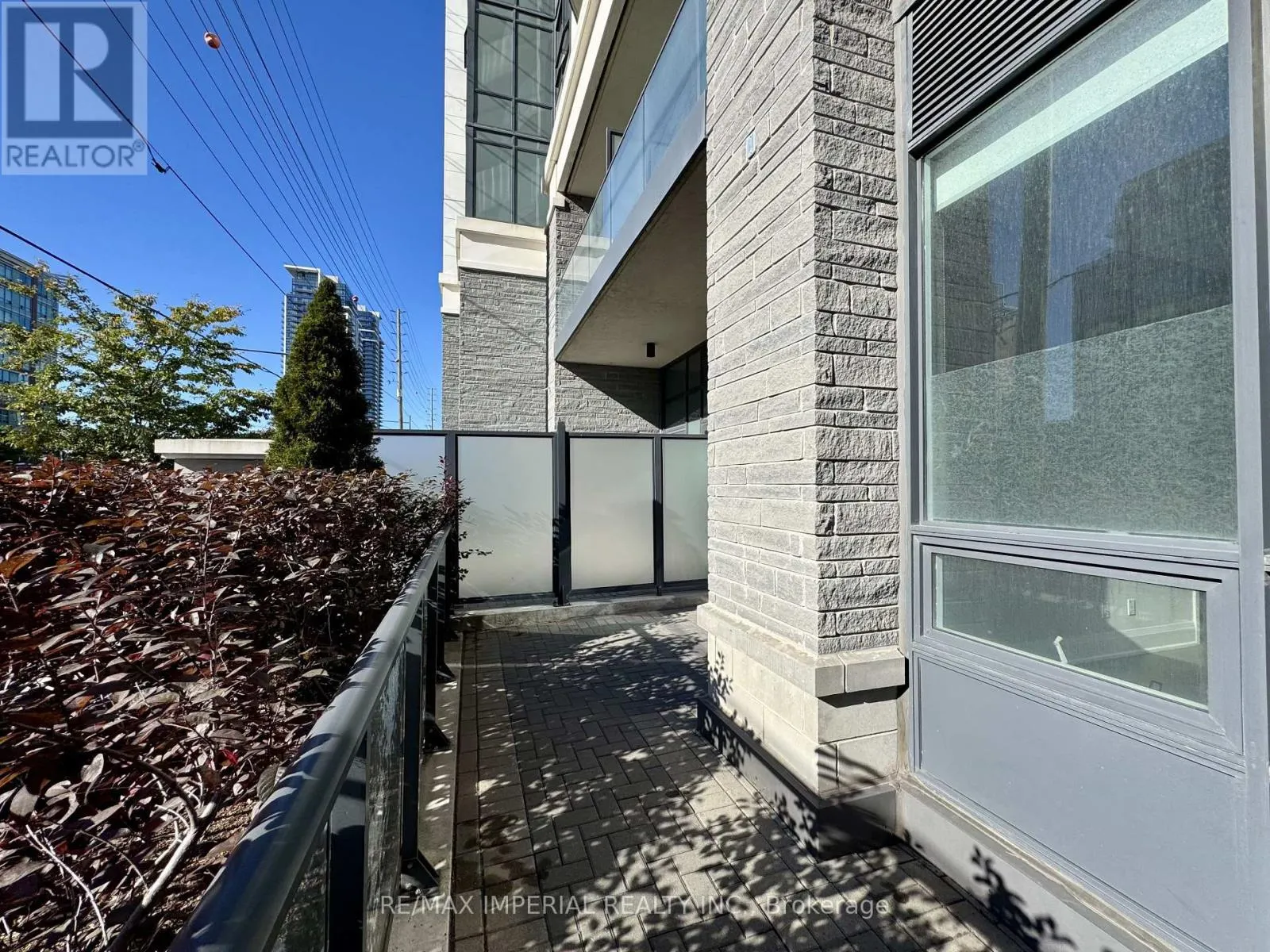 107 - 398 HIGHWAY 7 E