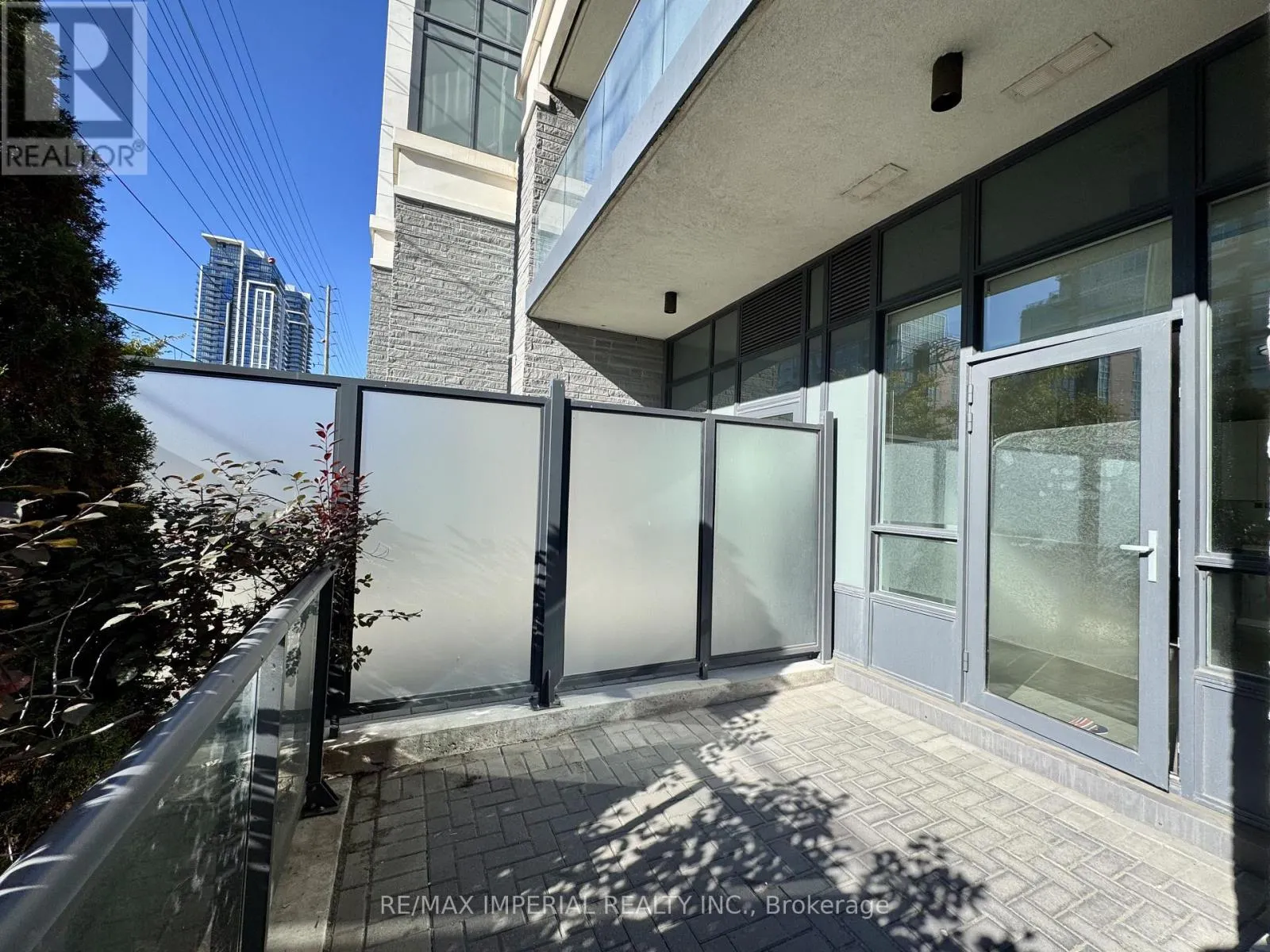 107 - 398 HIGHWAY 7 E